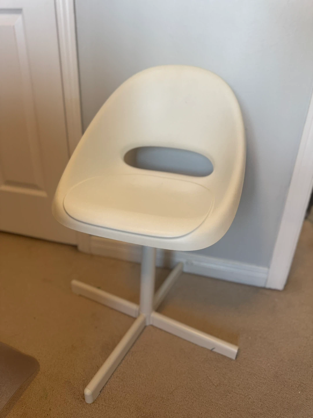 White Swivel Chair - kids