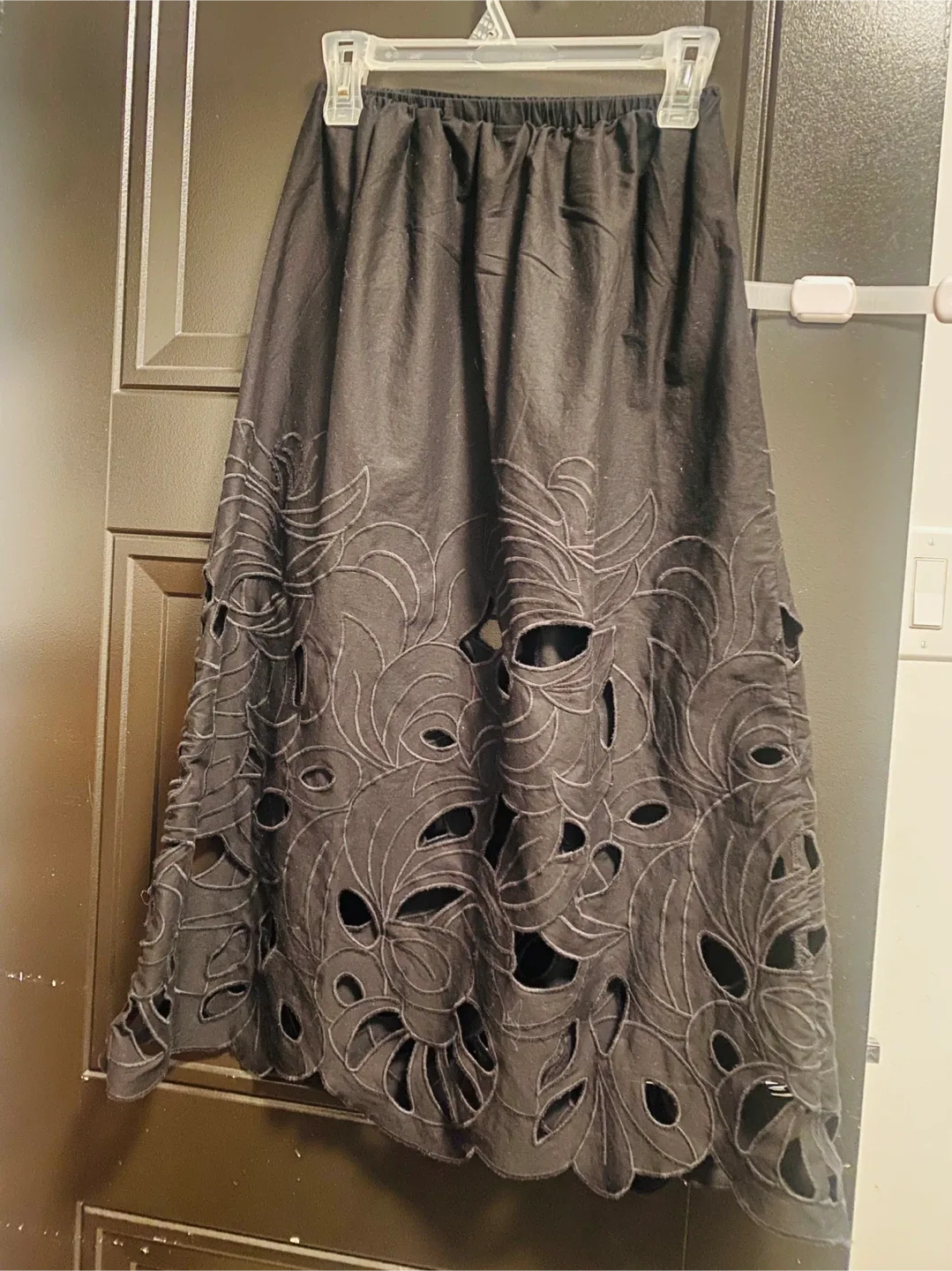 H&M Black Embroidered Skirt - Size XS thumbnail