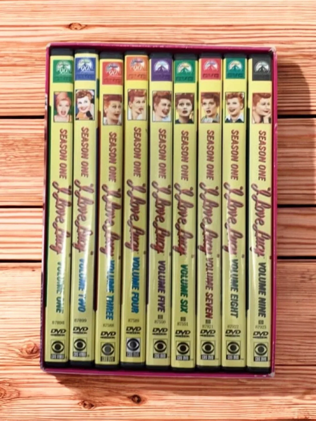 "I Love Lucy" The complete first season on DVD image indicator(2)