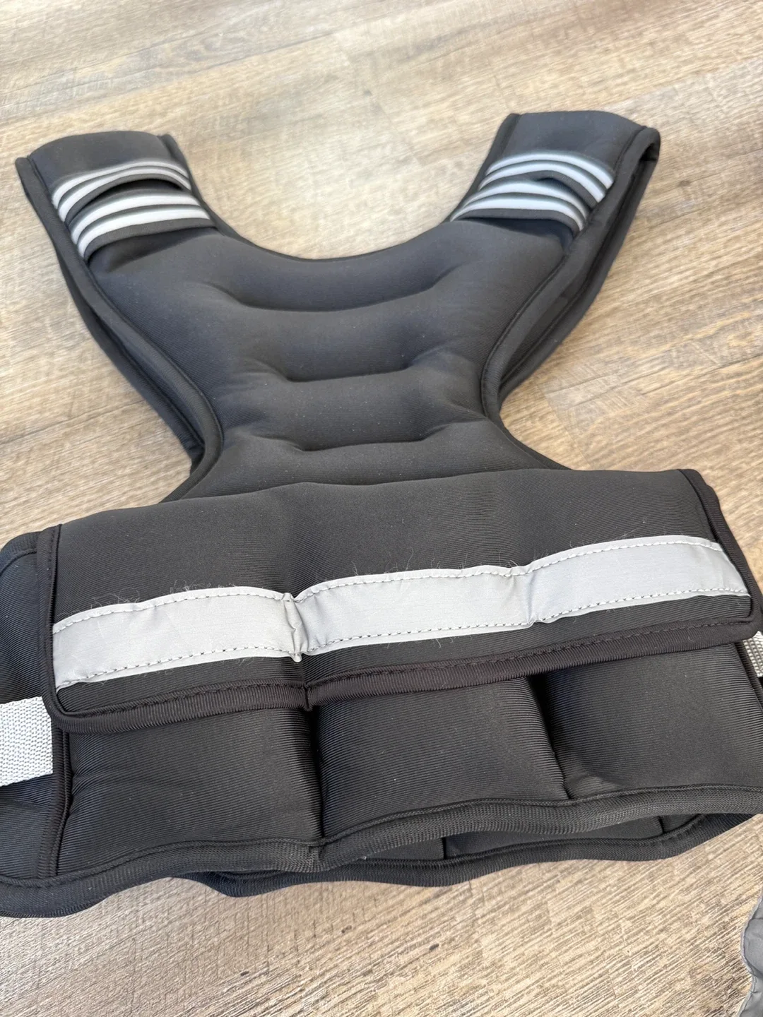 Zelus Weighted Vest - Black 11- 20lb image indicator(4)