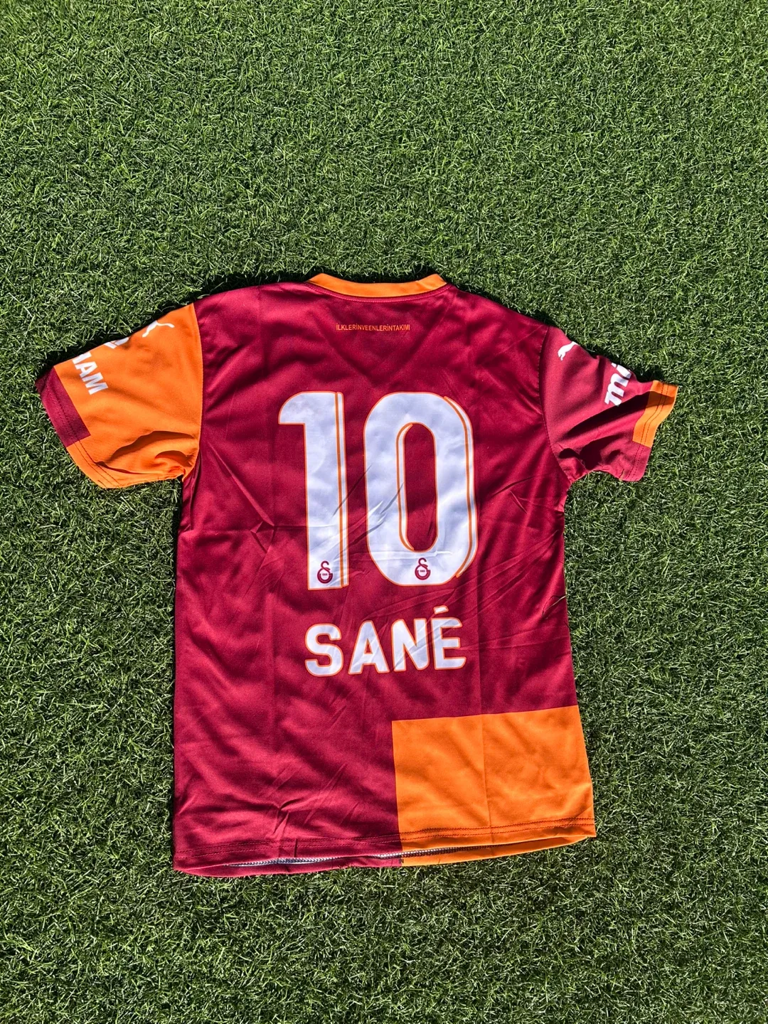 Galatasaray Jersey image indicator(2)