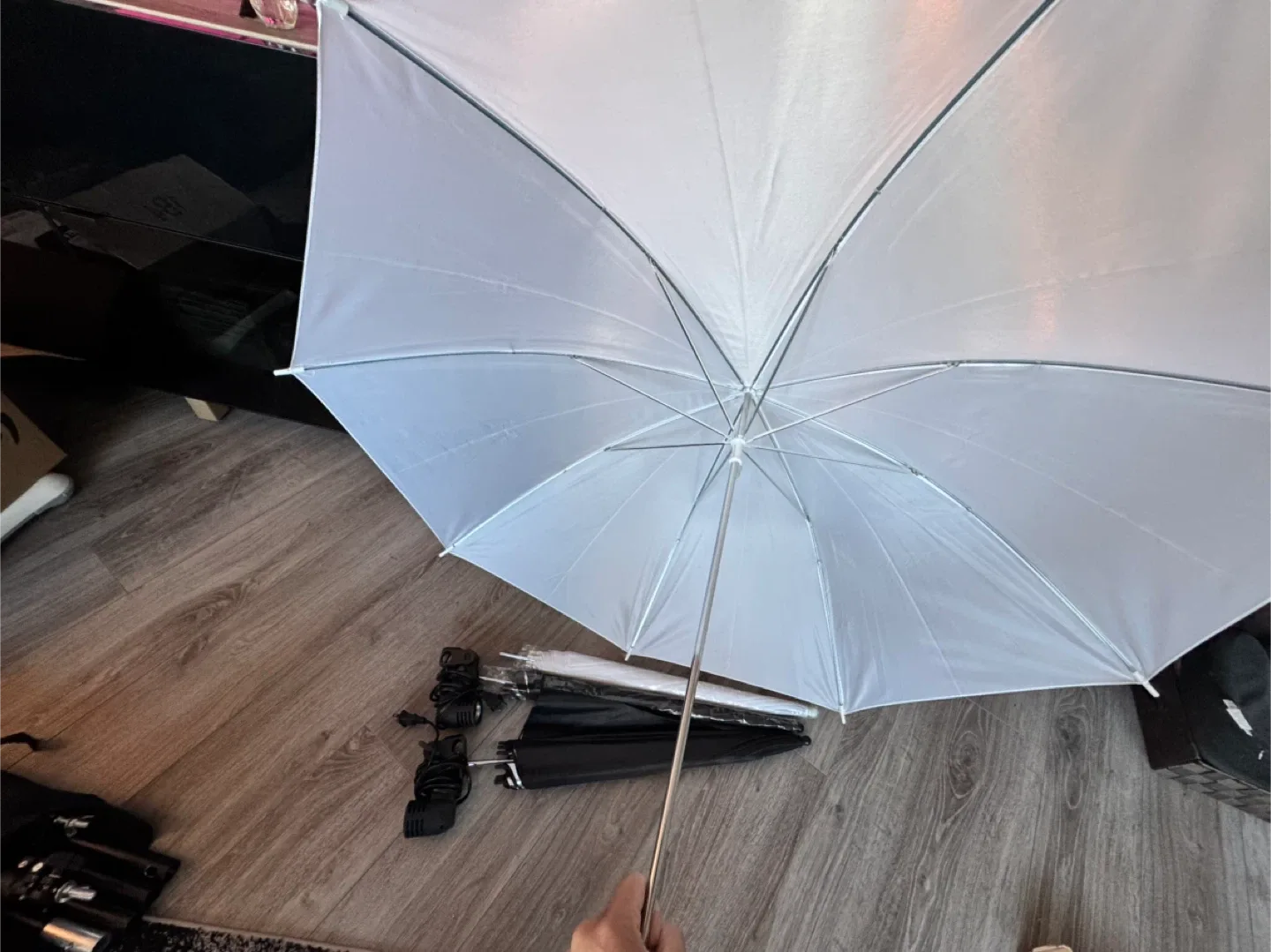 Photography Umbrellas - White, Black, Silver image indicator(3)