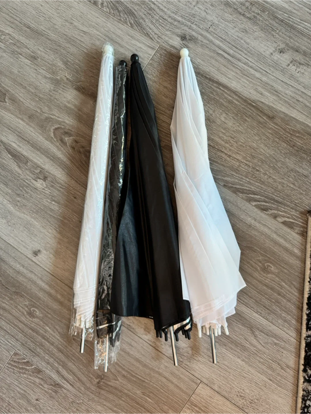 Photography Umbrellas - White, Black, Silver image indicator(2)