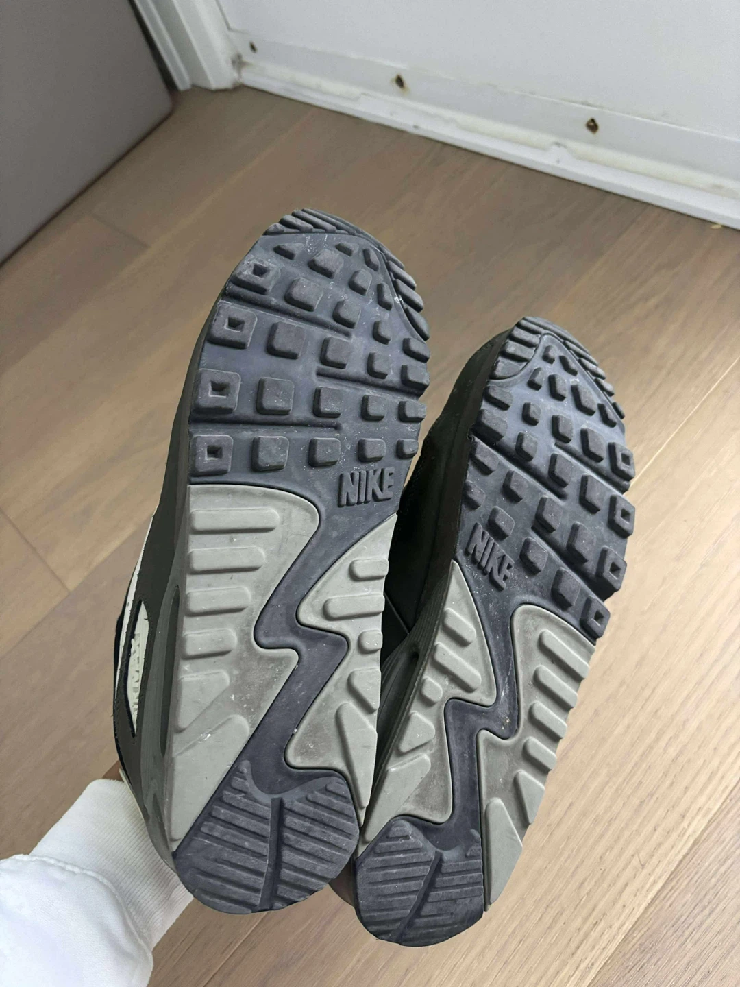 Nike Air Max 90 - Size 10 - photo 4