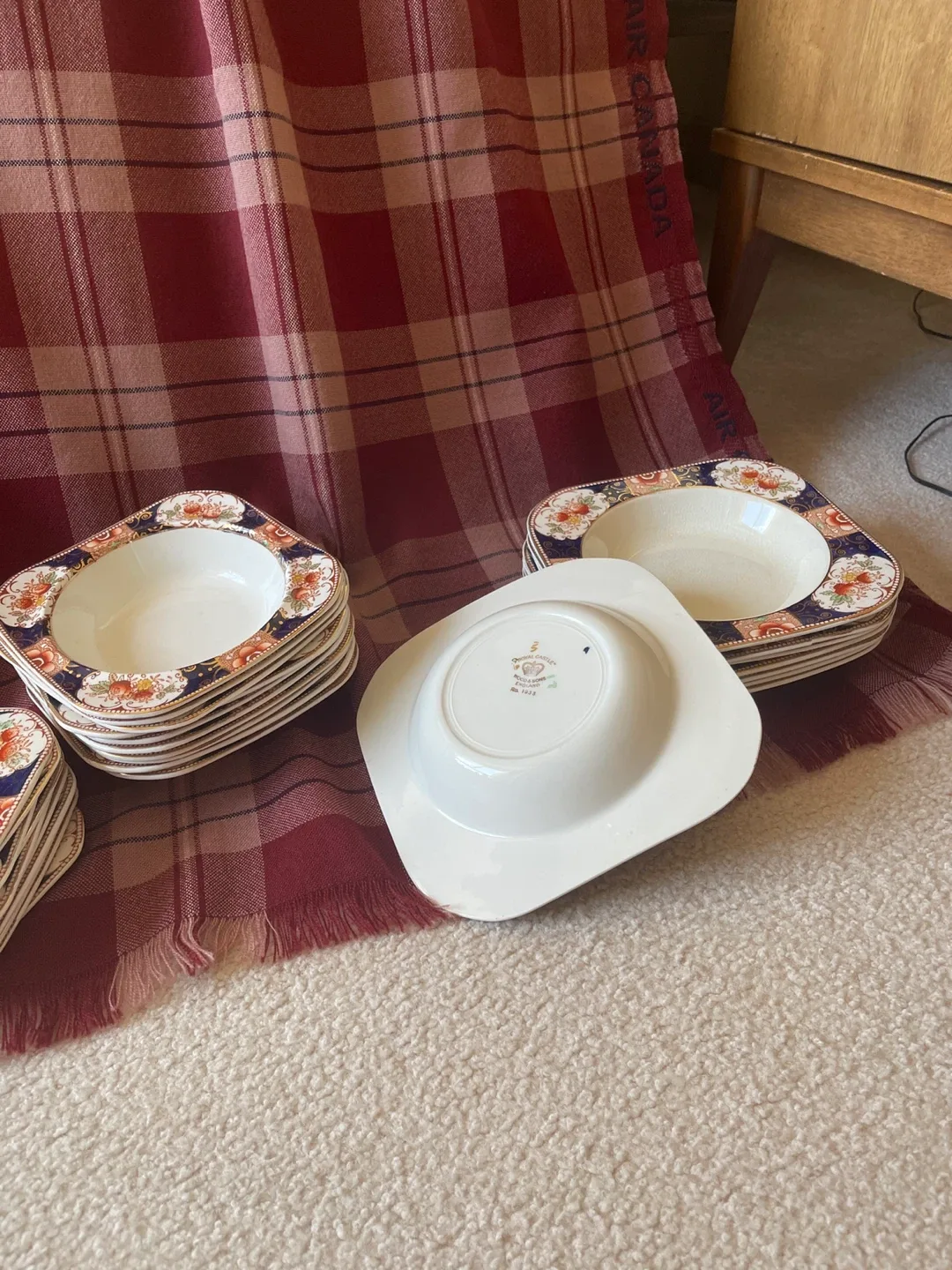 Royal Castle Woods & Sons England Bowls image indicator(4)