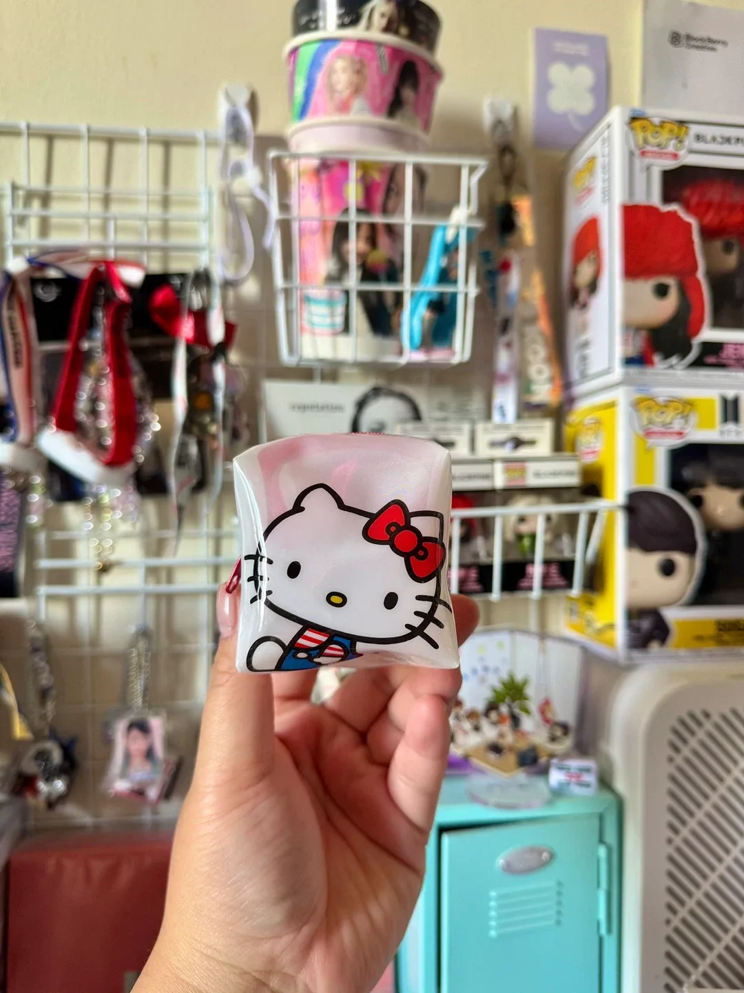 hello kitty small pouch
