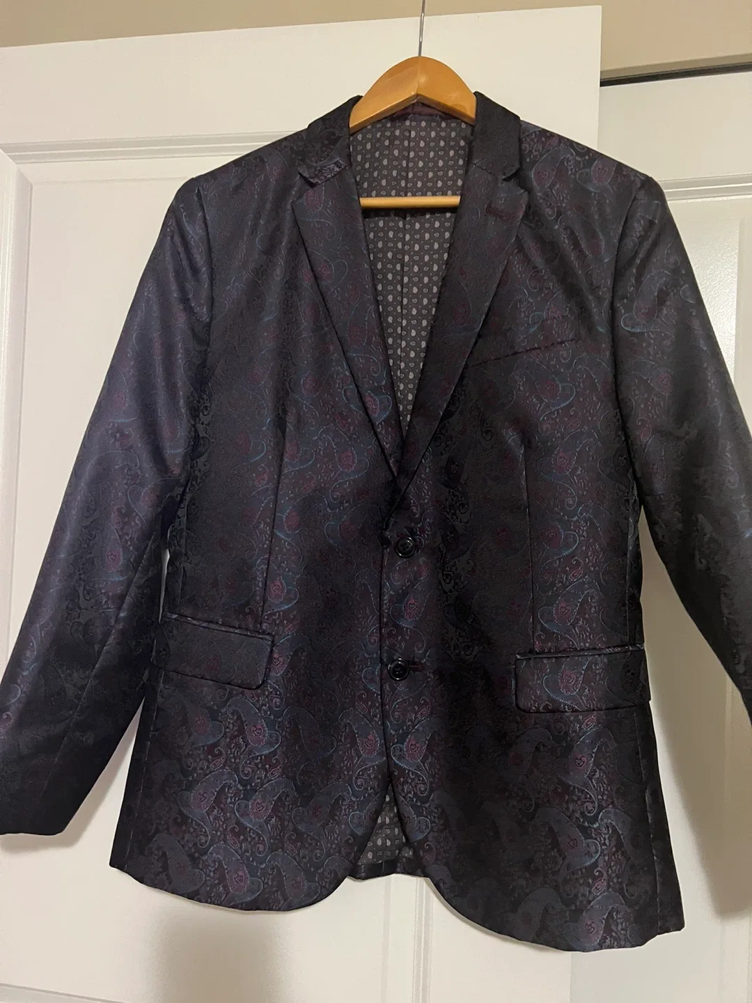 RW&CO. Slim Fit Blazer - Size 40 image indicator(2)