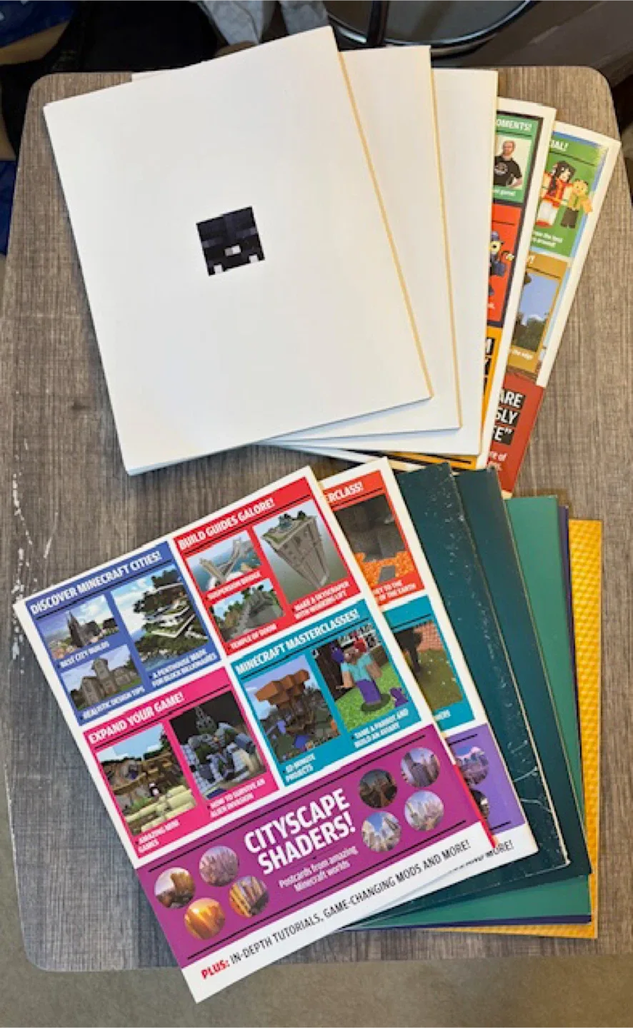 🤩Minecraft Ultimate Guide Magazines Lot image indicator(2)