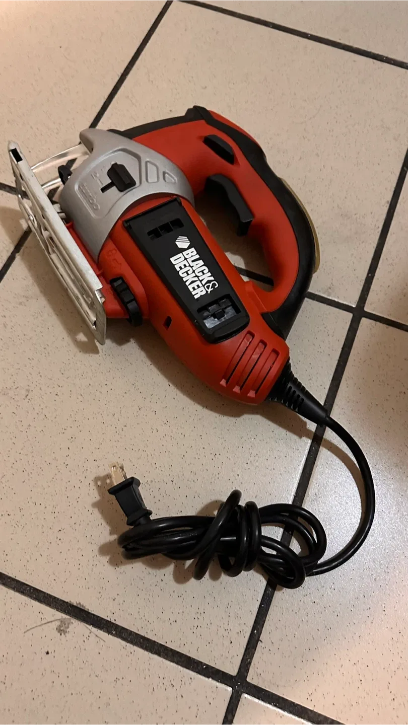 Black & Decker Jigsaw with Carrying Case image indicator(3)