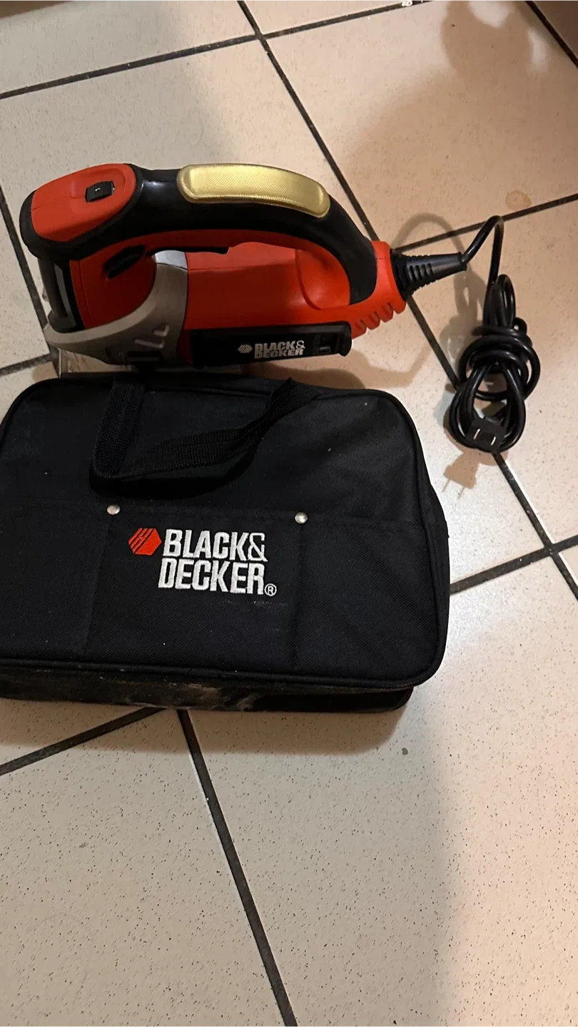 Black & Decker Jigsaw with Carrying Case image indicator(2)