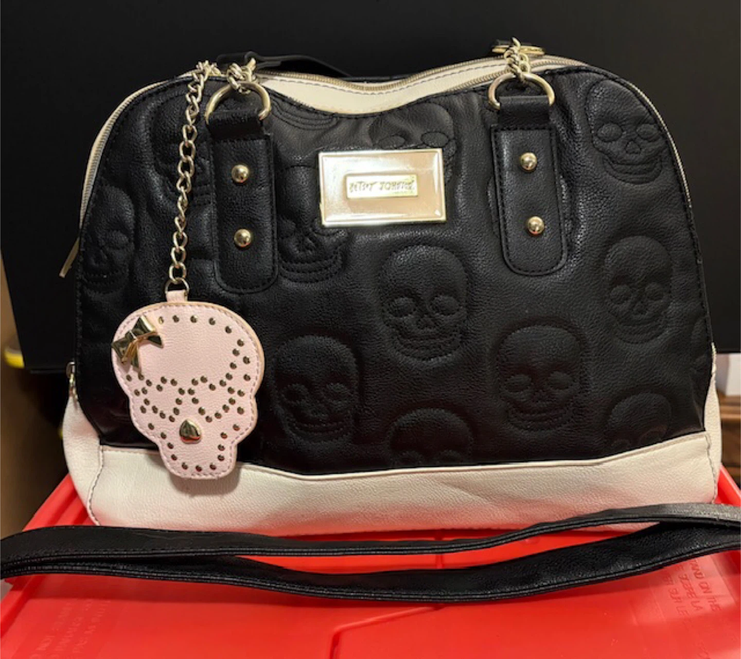🤩Betsey Johnson Black & White Skull Satchel w/Strap