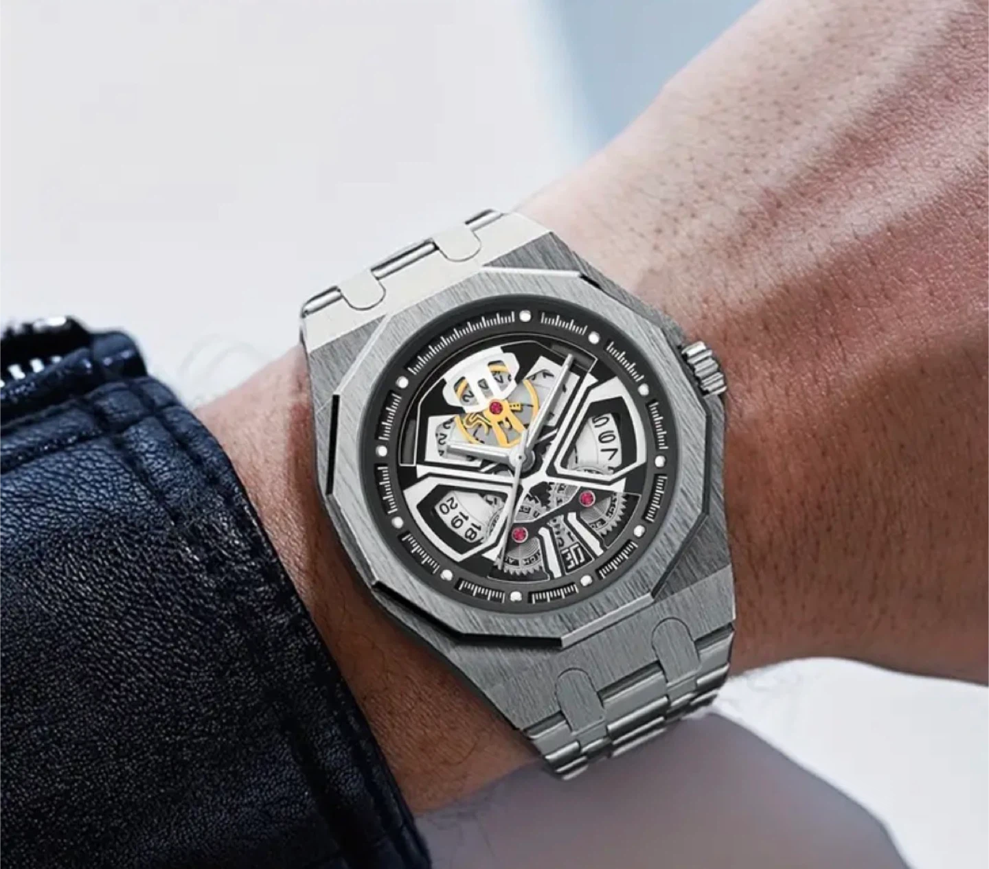 Stylish Silver Wristwatch - photo 3