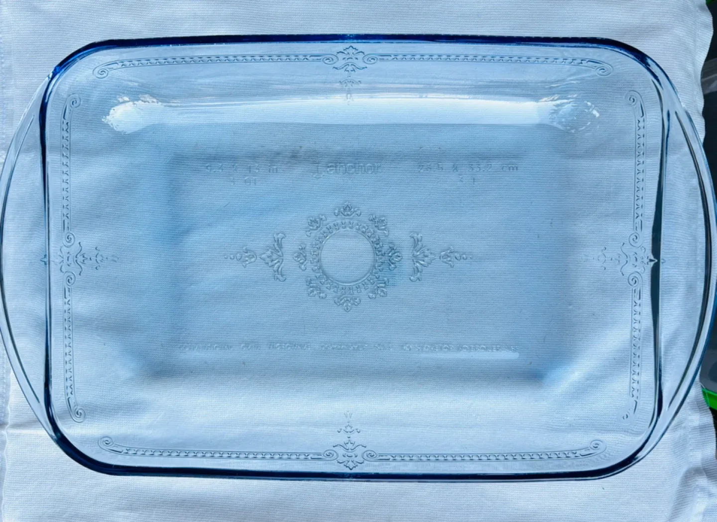 Vintage Anchor Hocking 3Qt Bake Dish image indicator(6)