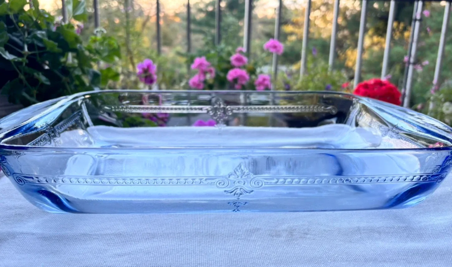 Vintage Anchor Hocking 3Qt Bake Dish image indicator(5)