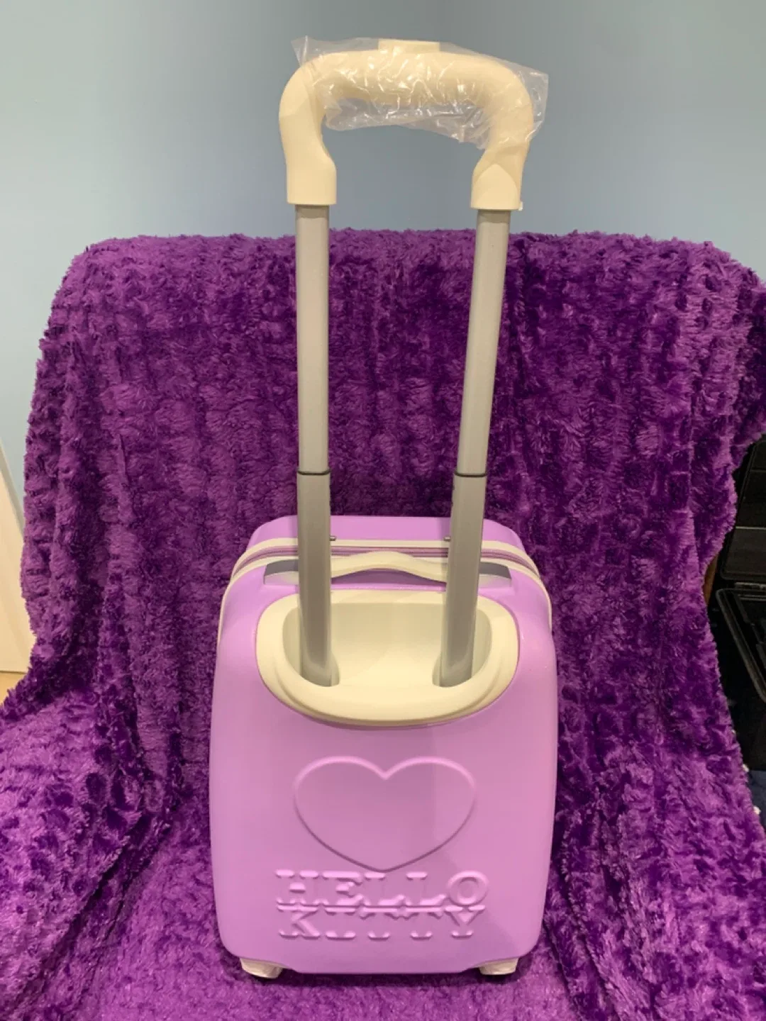 Hello Kitty Kids Rolling 16 inches  Suitcase - Lilac image indicator(2)