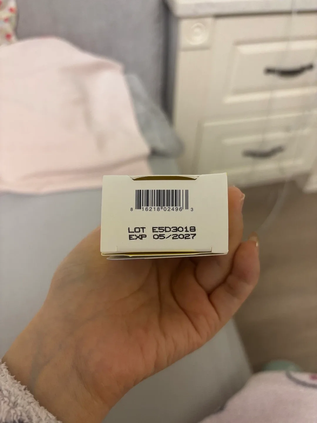 Supergoop Glowscreen SPF 40 sunscreen in DAWN image indicator(3)