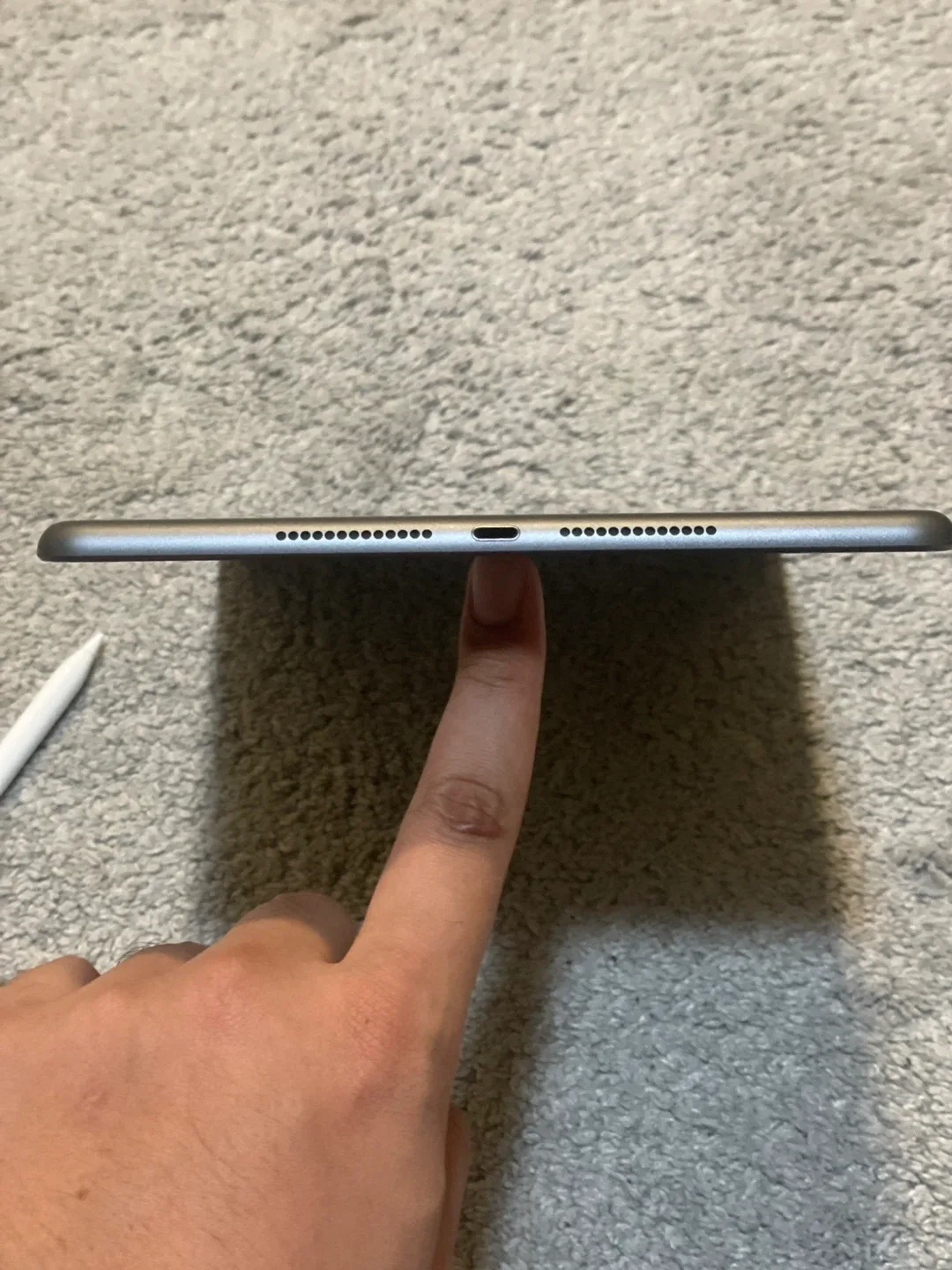 Apple iPad 9th Gen 265GB with Apple Pencil image indicator(3)