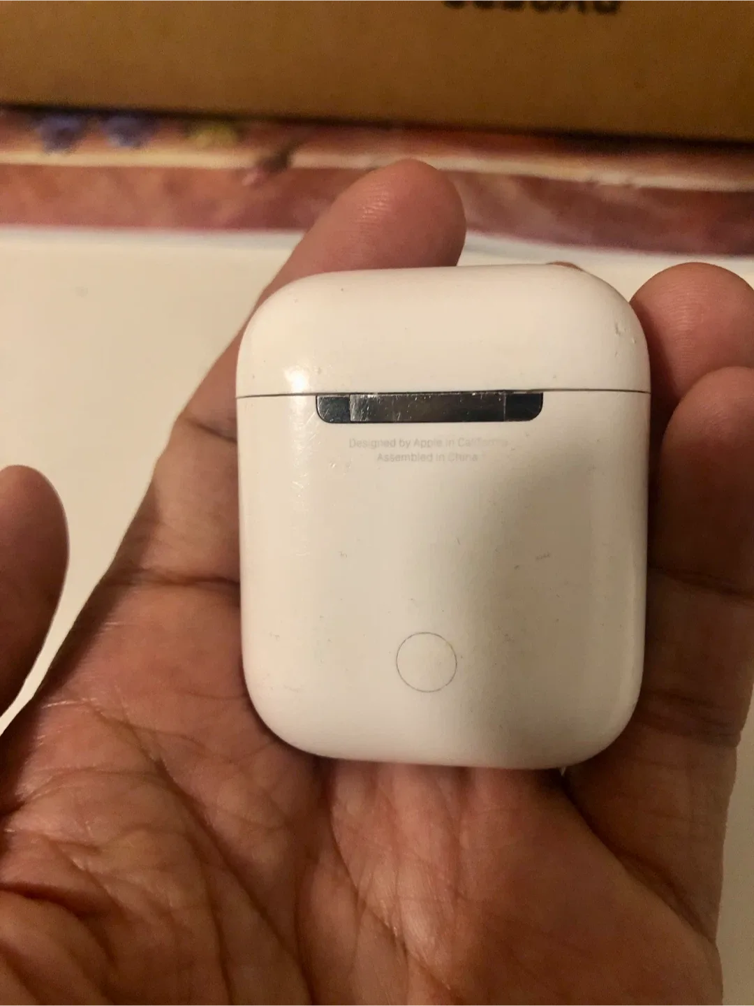 Apple AirPods 2nd Generation Charge Case only image indicator(3)