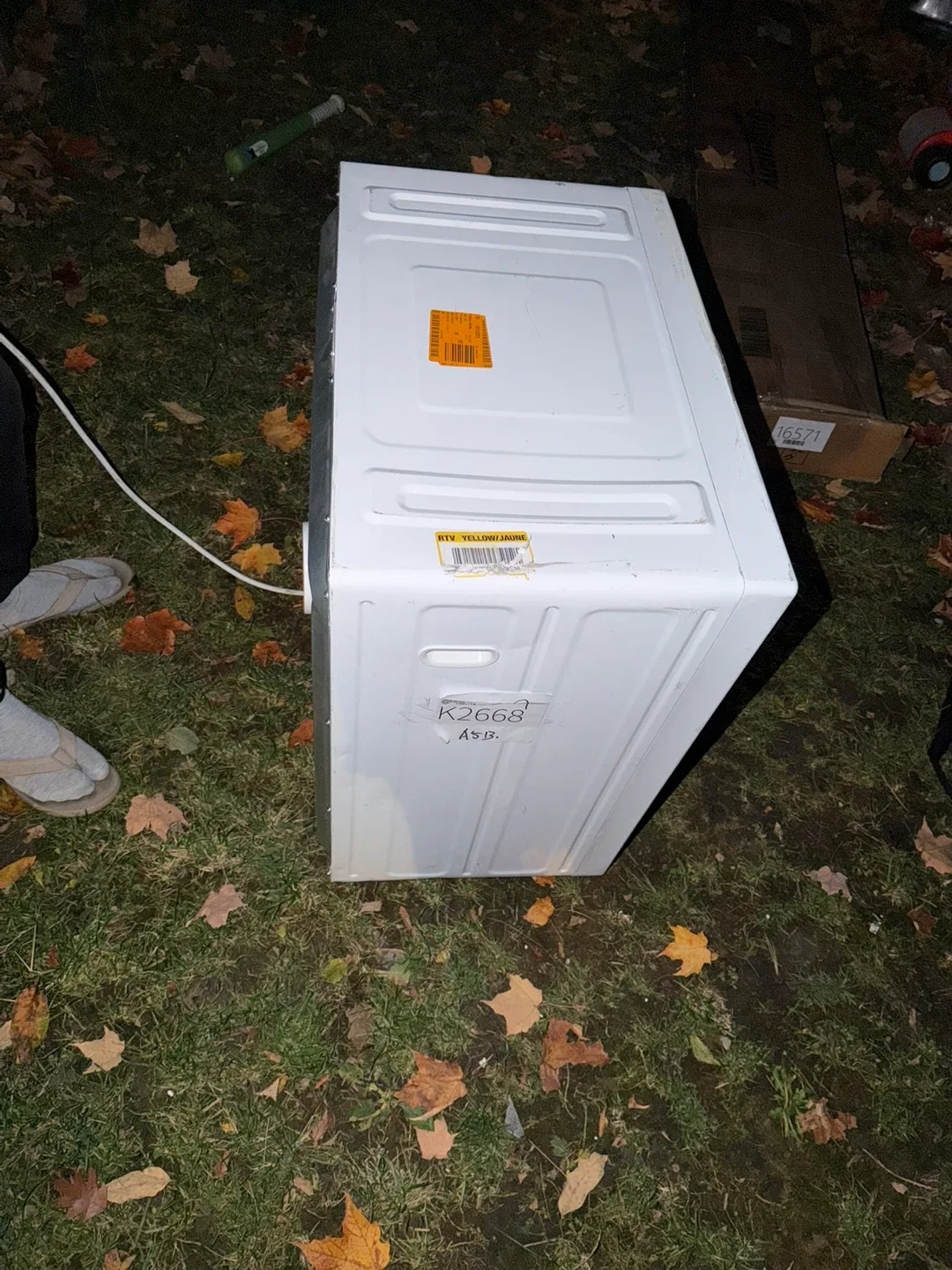 White Laundry Dryer image indicator(3)