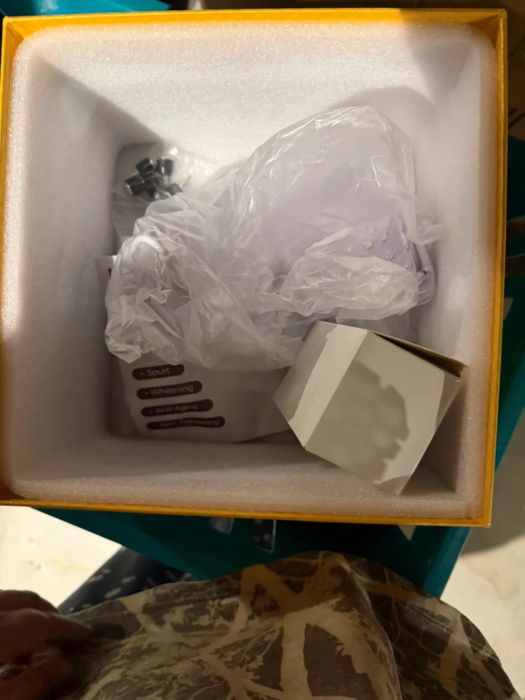 Colorful LED Beauty Mask - New in Box! image indicator(3)