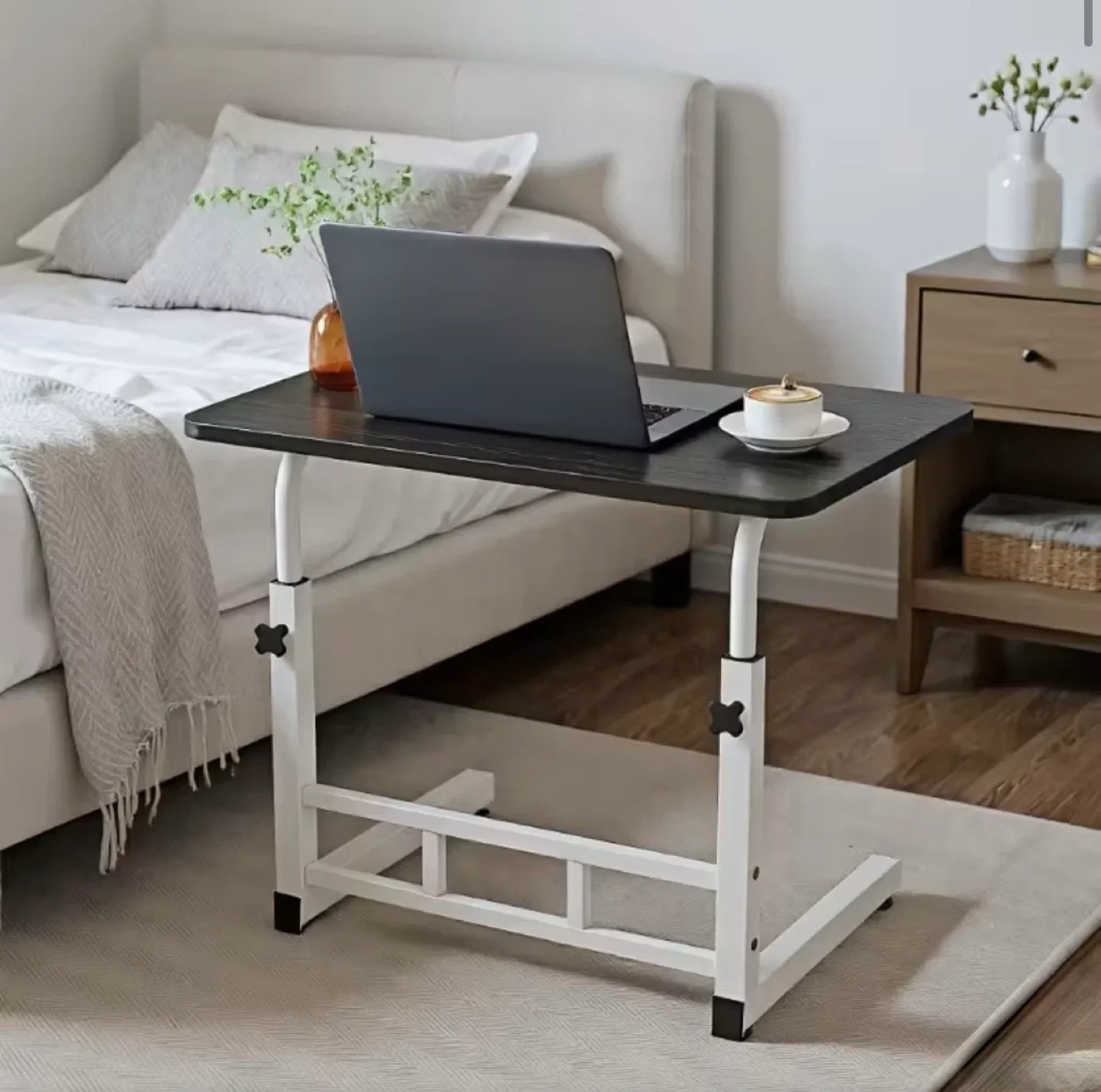 Adjustable Laptop Bed Table - 15.75" x 23.62" image indicator(2)