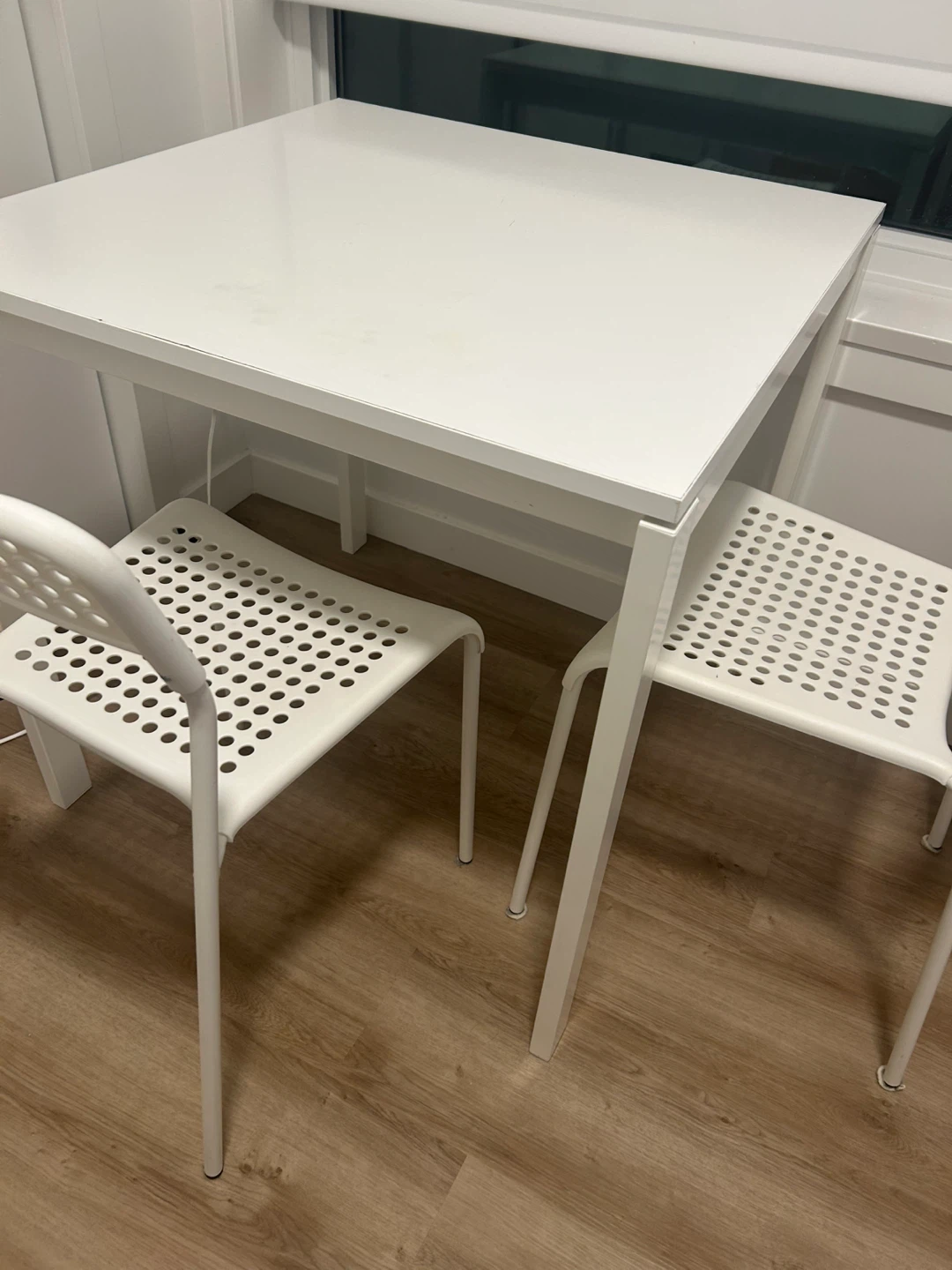 IKEA VIHALS White Table & 2 Chairs - photo 2