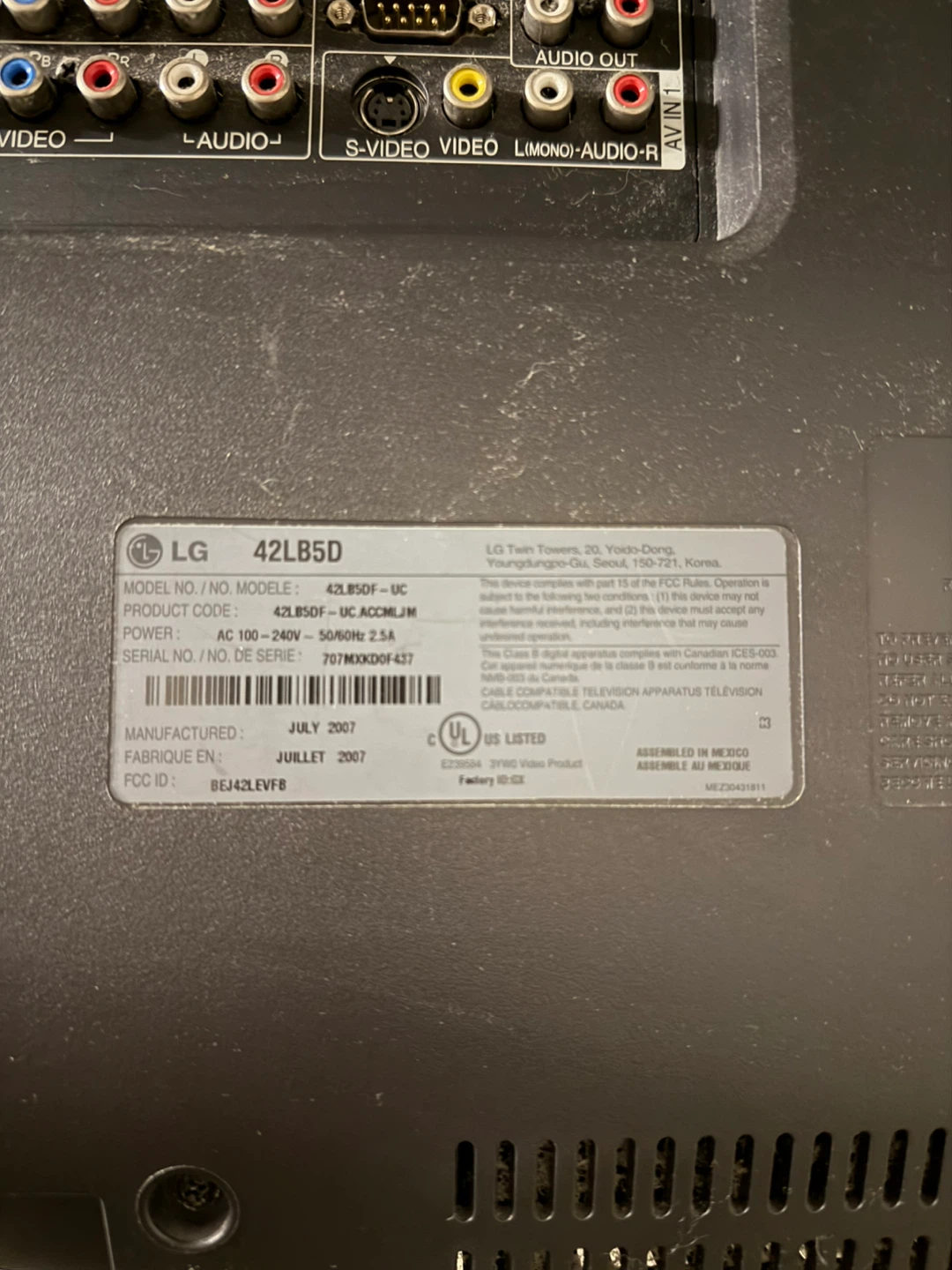 LG 42-inch LCD TV - photo 4