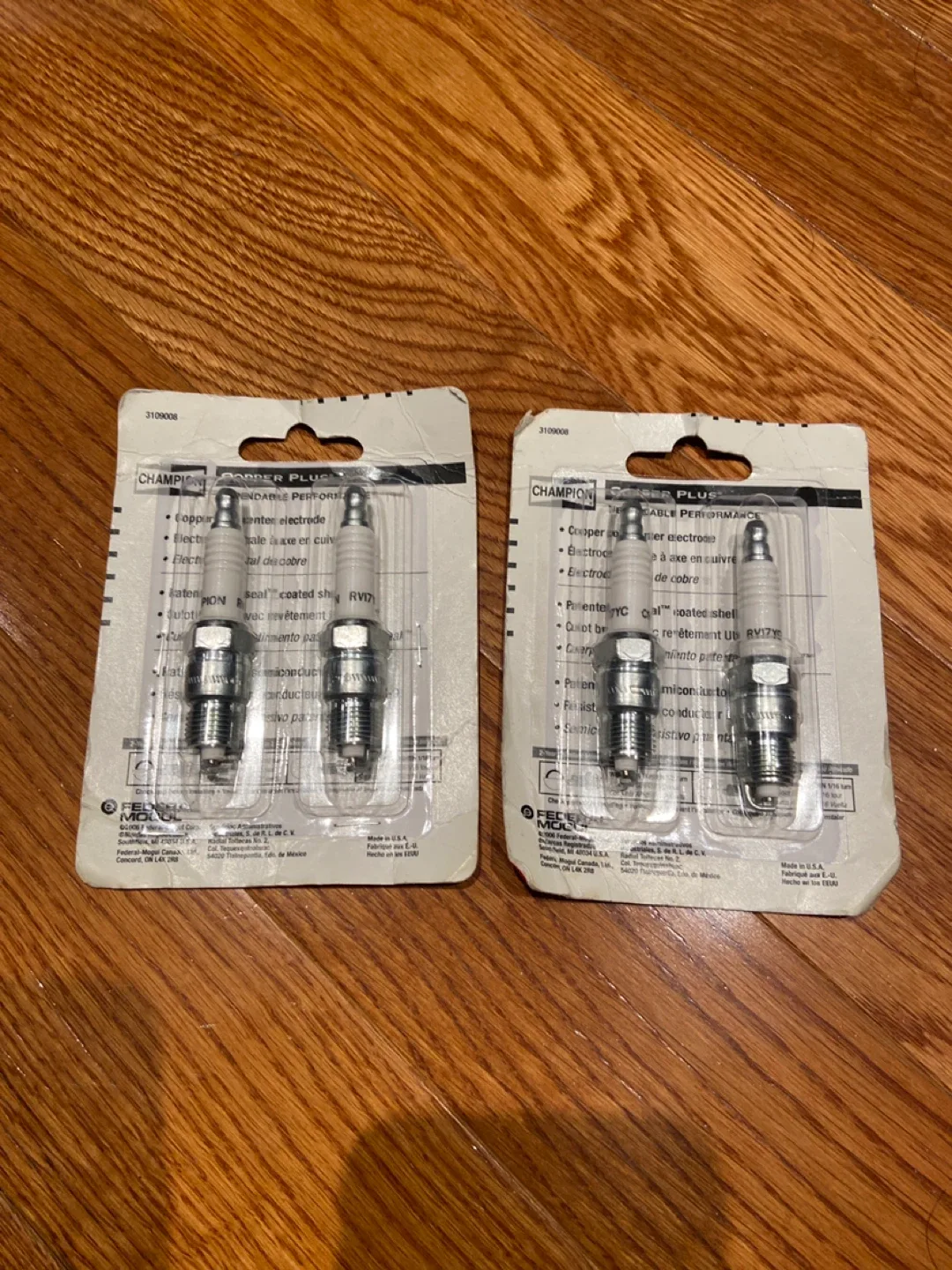 Champion Copper Plus Spark Plugs - RV17YC image indicator(2)