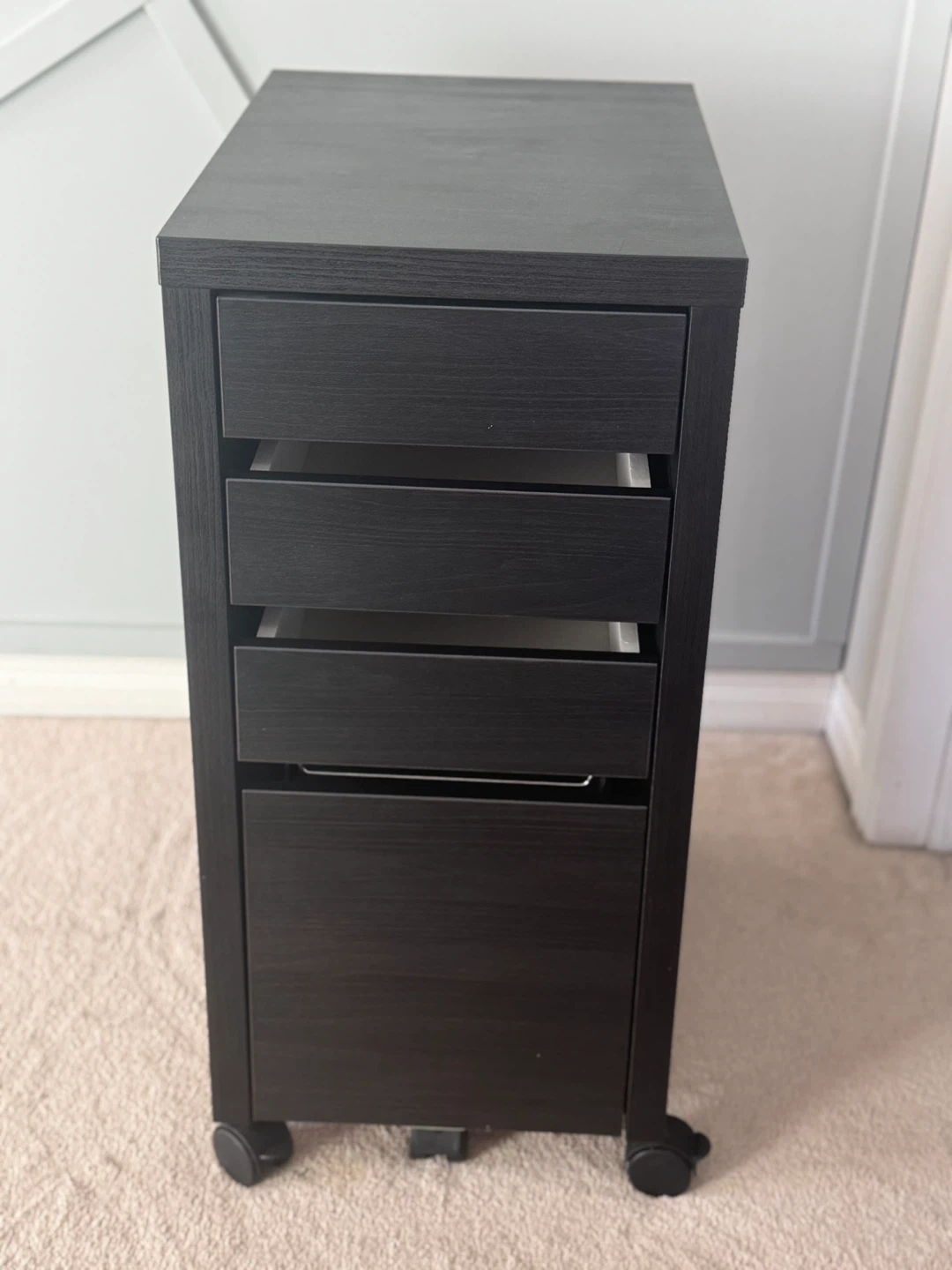 Black-Brown Drawer Unit on Casters