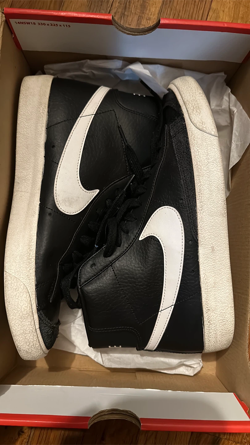 Nike Blazer Mid '77 Black/White Sneakers