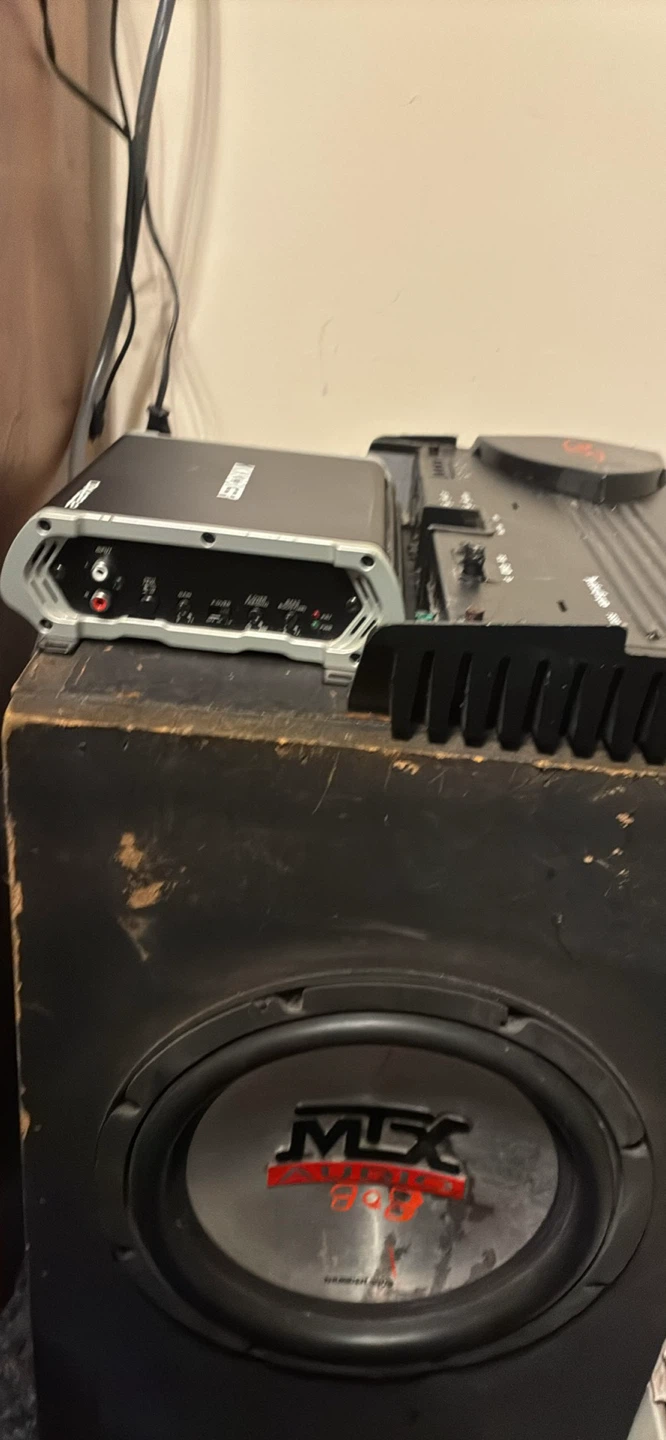 MTX Audio Subwoofer and Amplifier