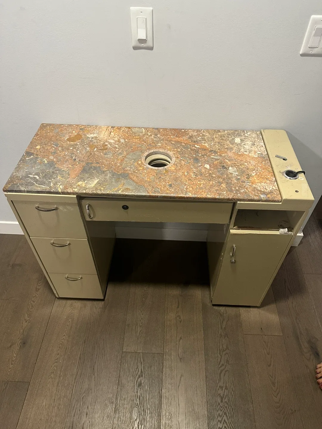 Vintage Beige Desk with Marble Top image indicator(2)