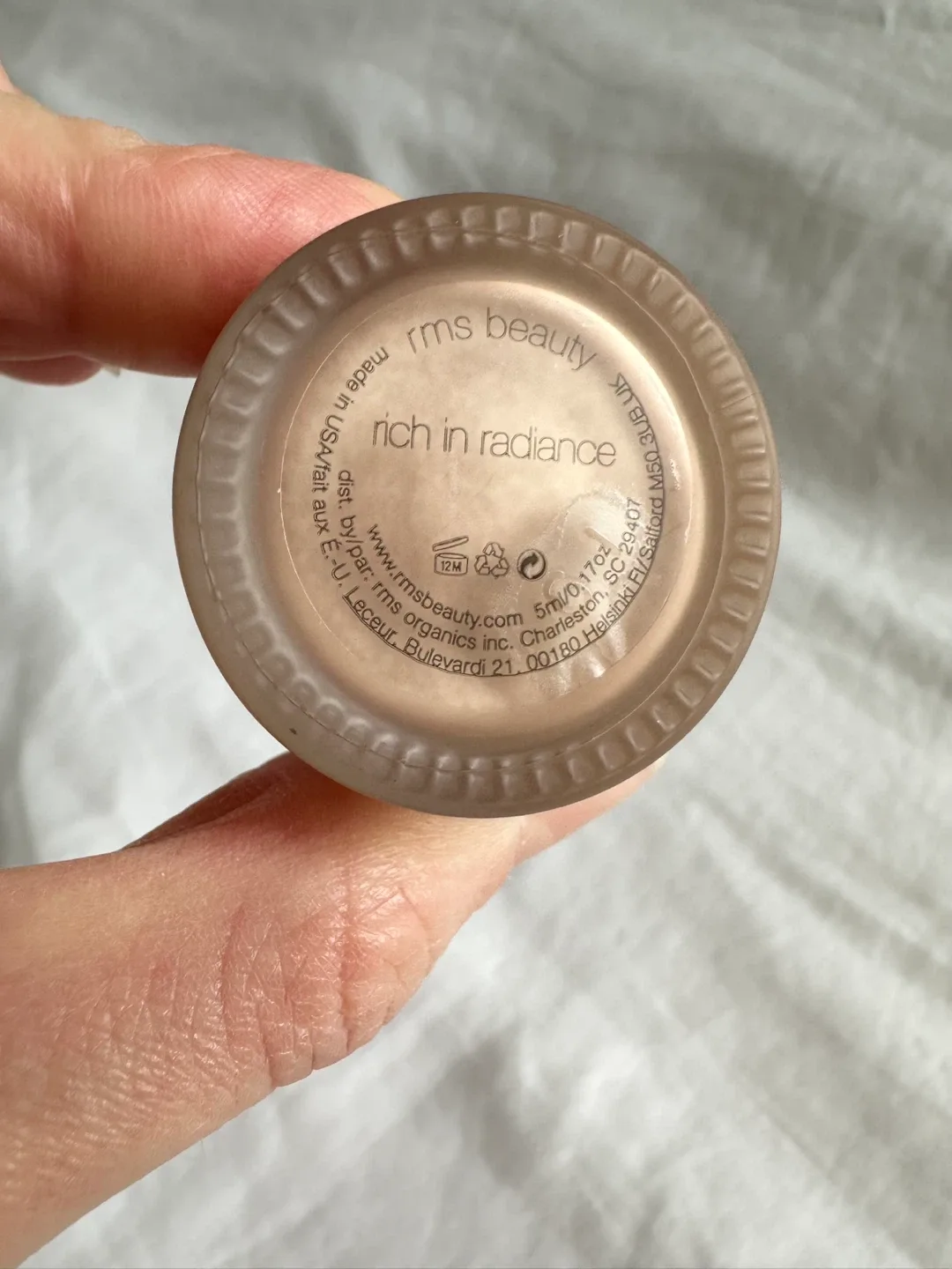 New RMS Beauty master radiance base Rich in radiance image indicator(2)