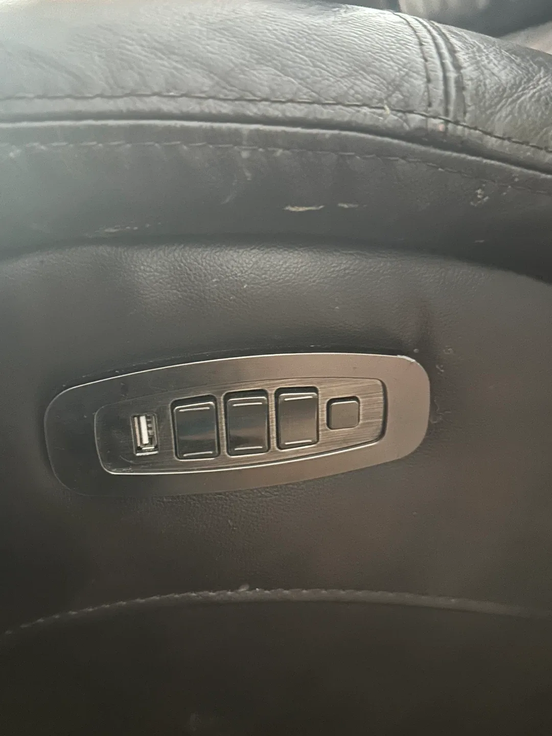 Brown Leather Reclining Sofa image indicator(4)