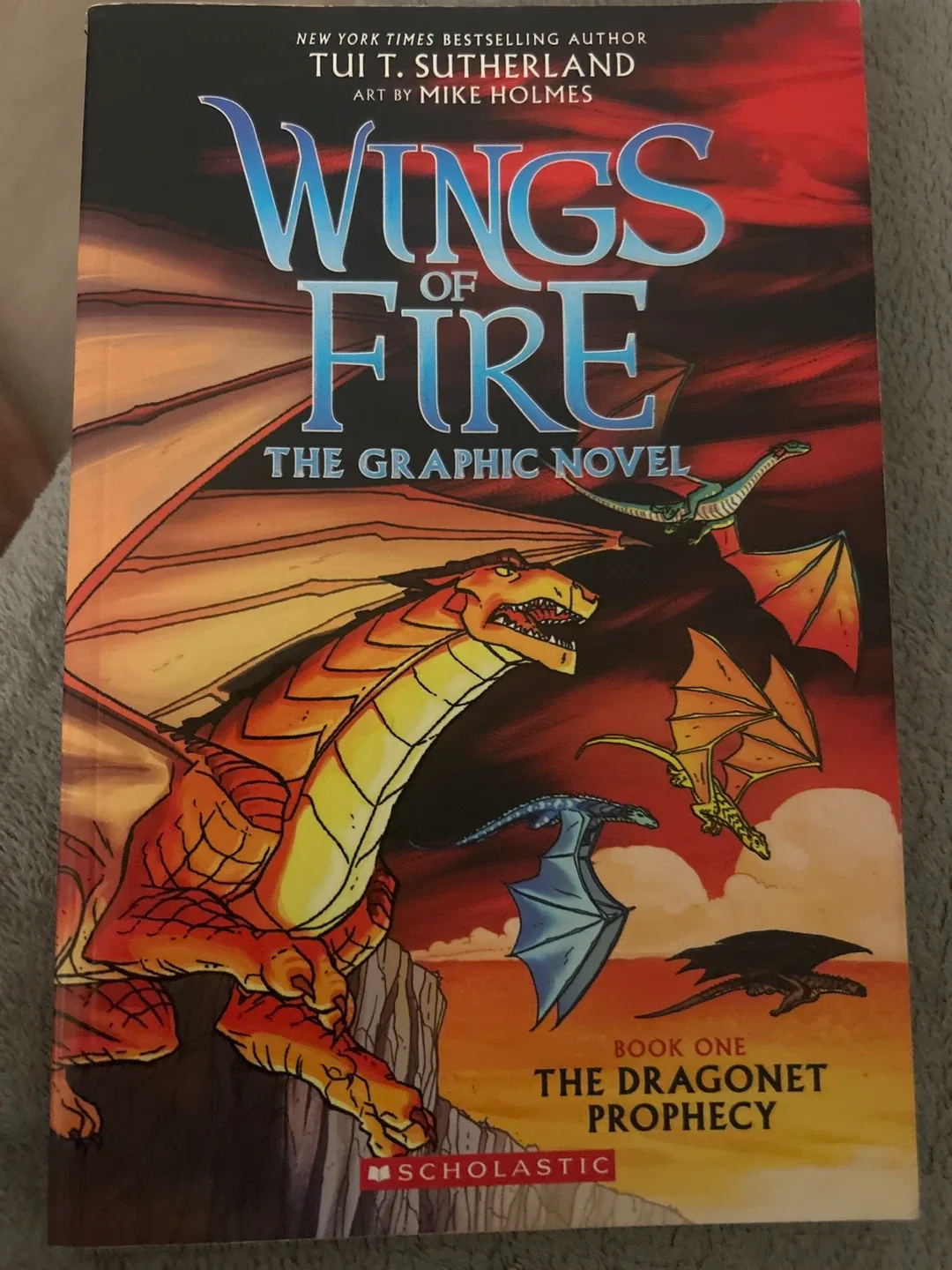 Wings of Fire: The Graphic Novel - The Dragonet Prophecy thumbnail