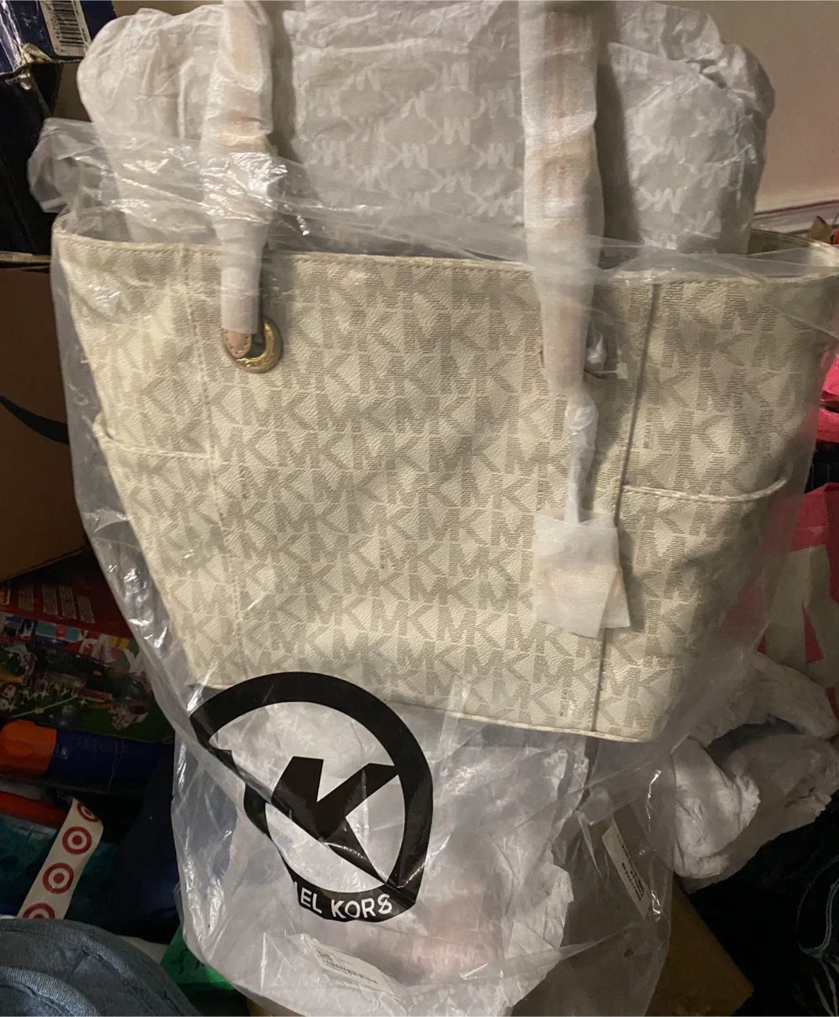 Michael Kors Cream Tote Bag image indicator(3)