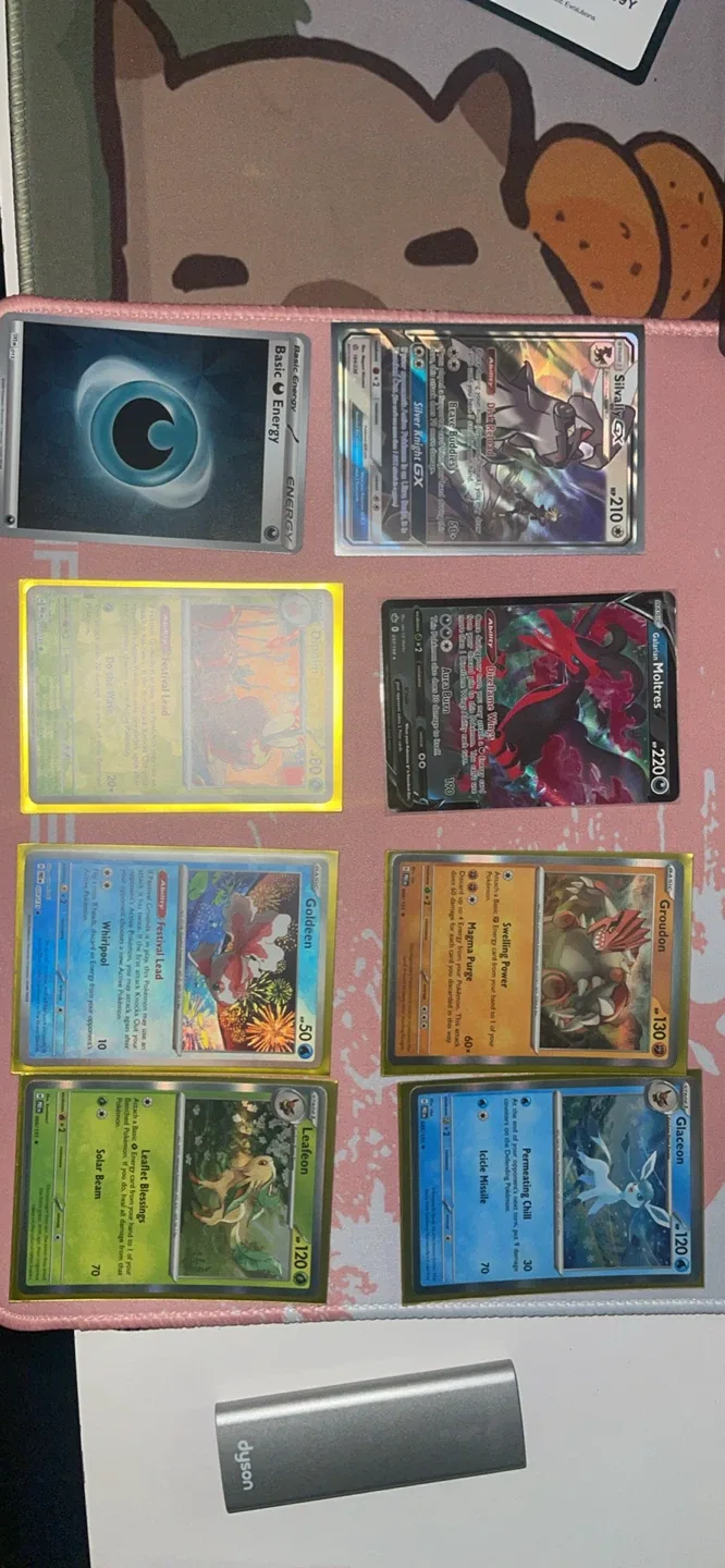 Pokémon Trading Cards - Assorted Collection image indicator(5)