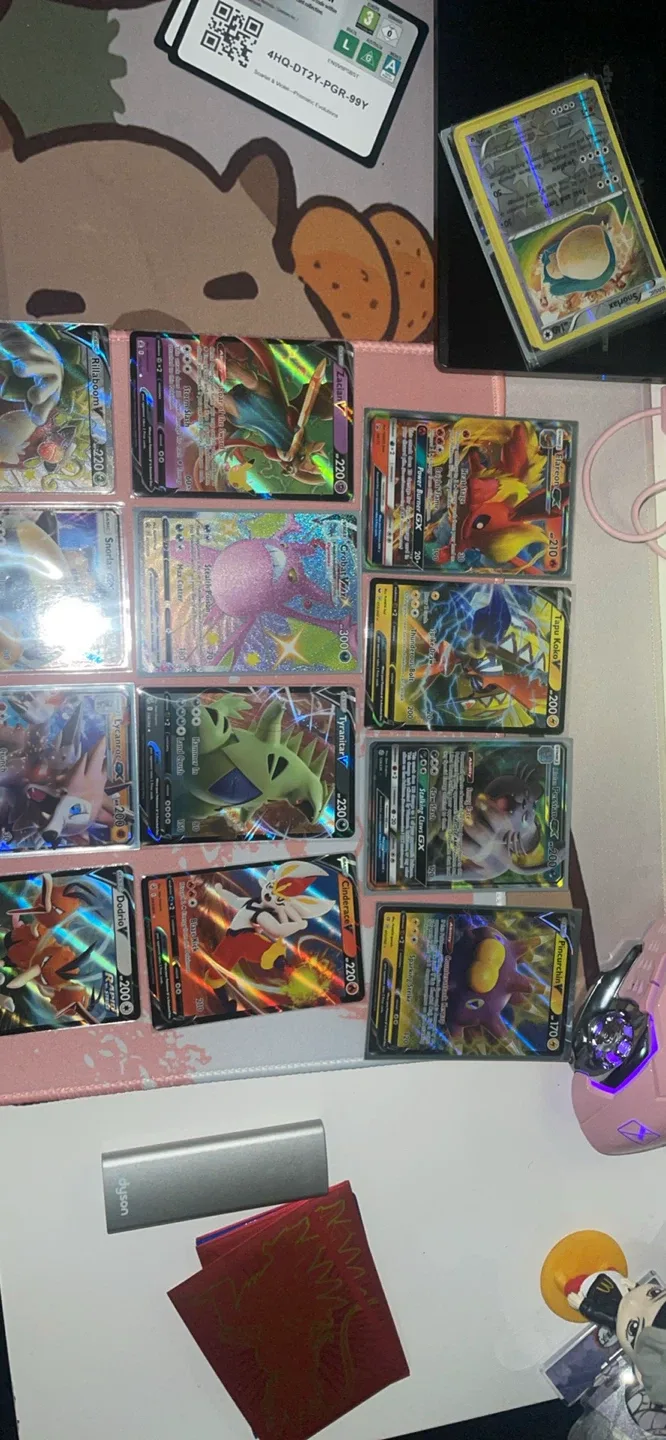 Pokémon Trading Cards - Assorted Collection image indicator(2)