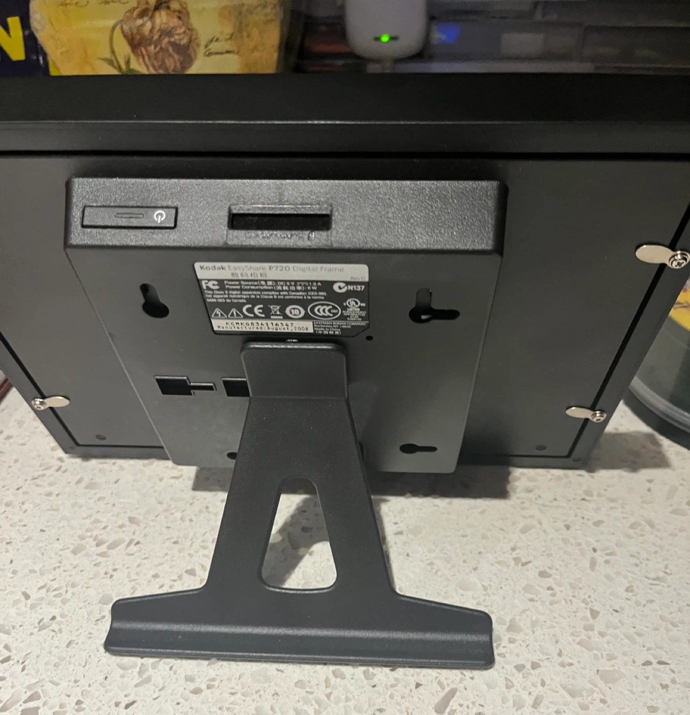 Kodak EasyShare P720 7" Digital Photo Frame - photo 4