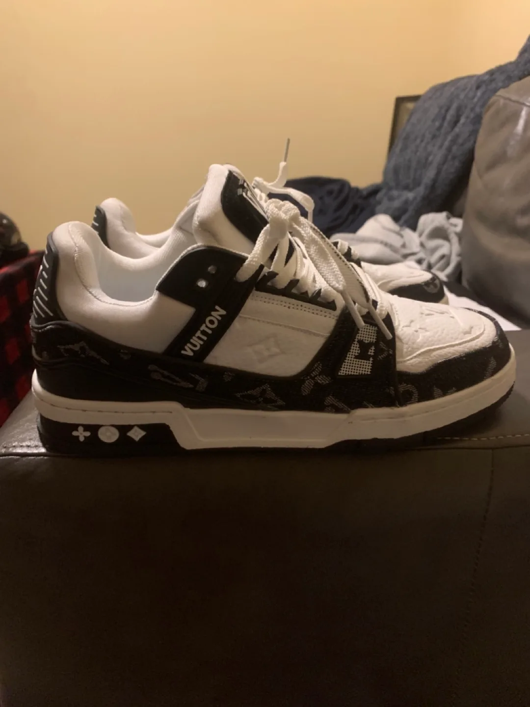 Louis Vuitton Trainer Sneaker image indicator(4)