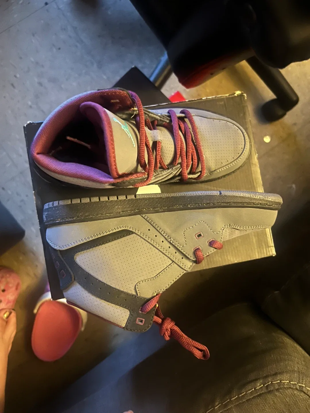 SIZE 3Y Jordan 1 Flights image indicator(3)