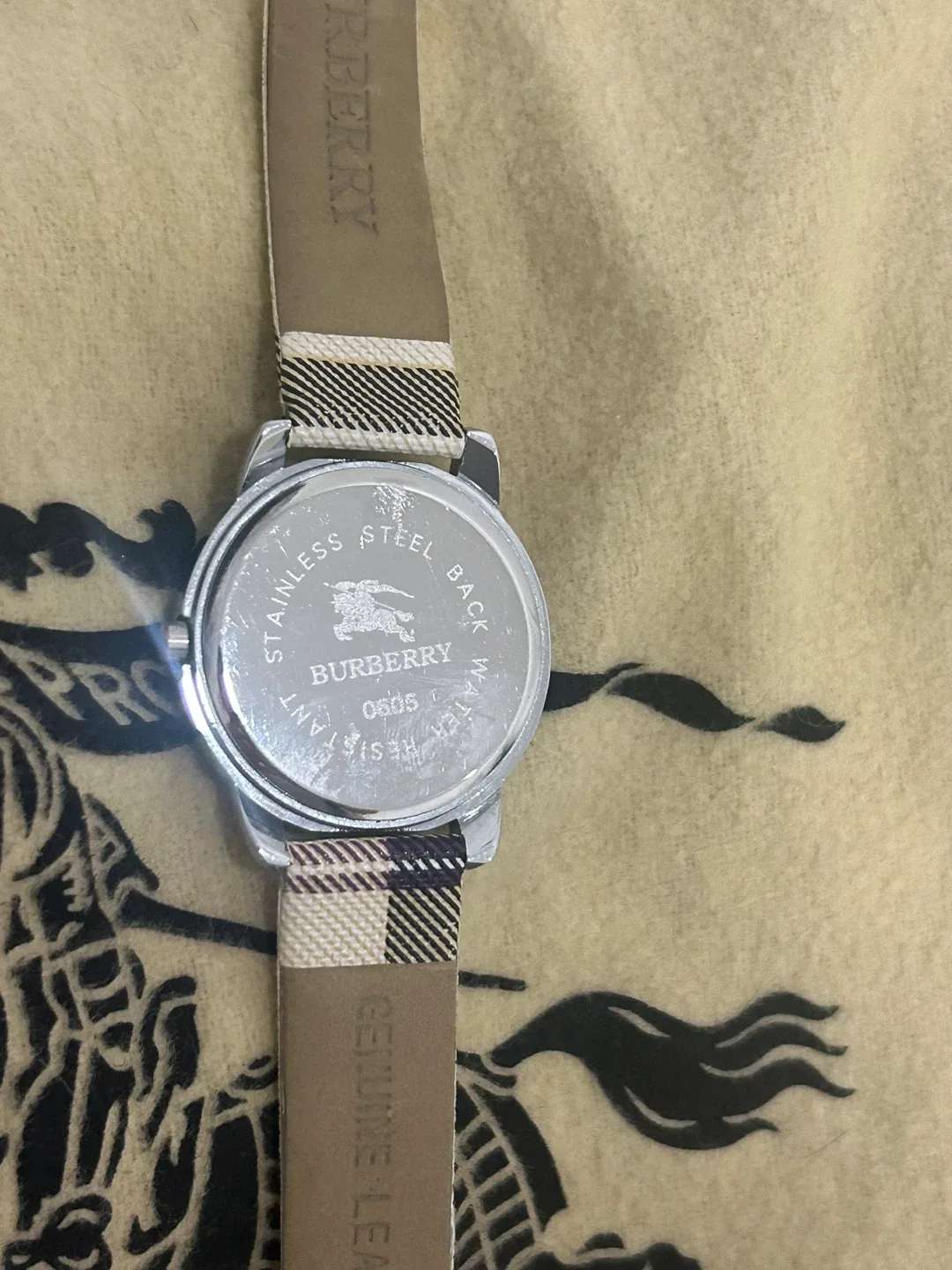 Burberry Swiss made watch leather strap image indicator(2)