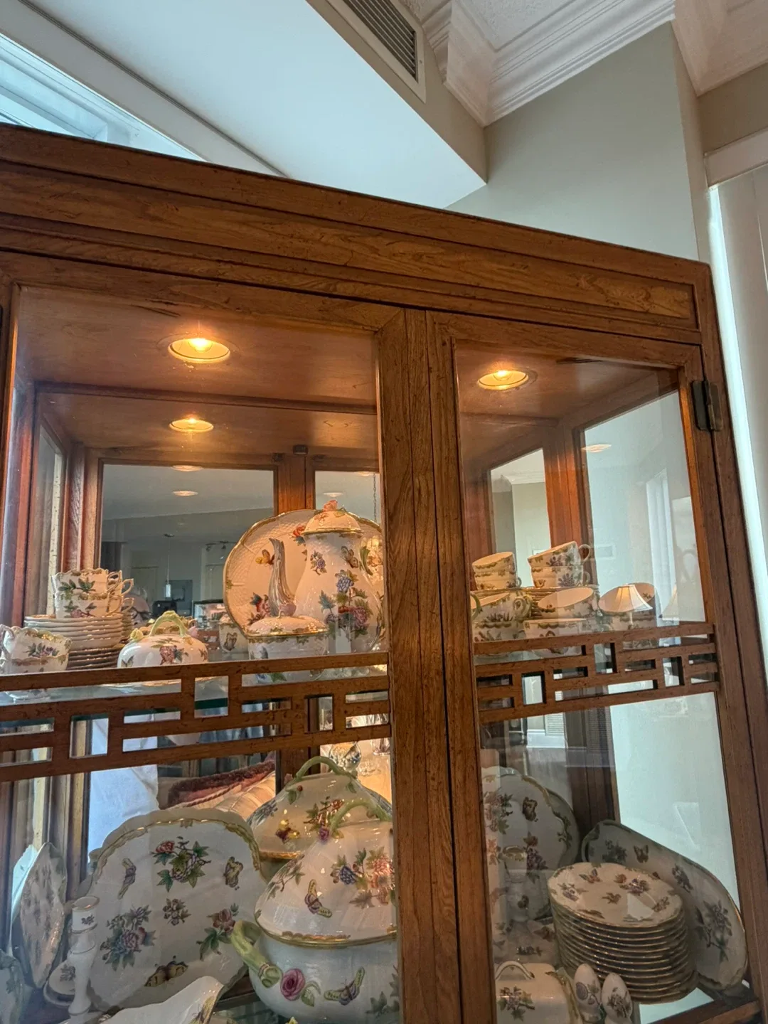 Display Cabinet - Glass Door Curio image indicator(5)