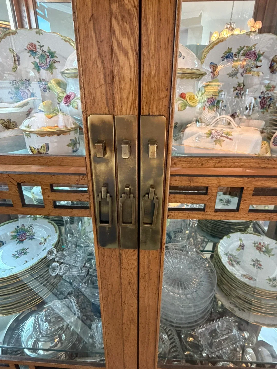 Display Cabinet - Glass Door Curio image indicator(3)