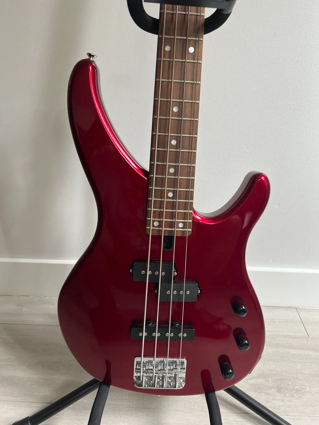 Yamaha Bass Guitar & Fender Rumble 15 V3 Bass Amplifier image indicator(9)