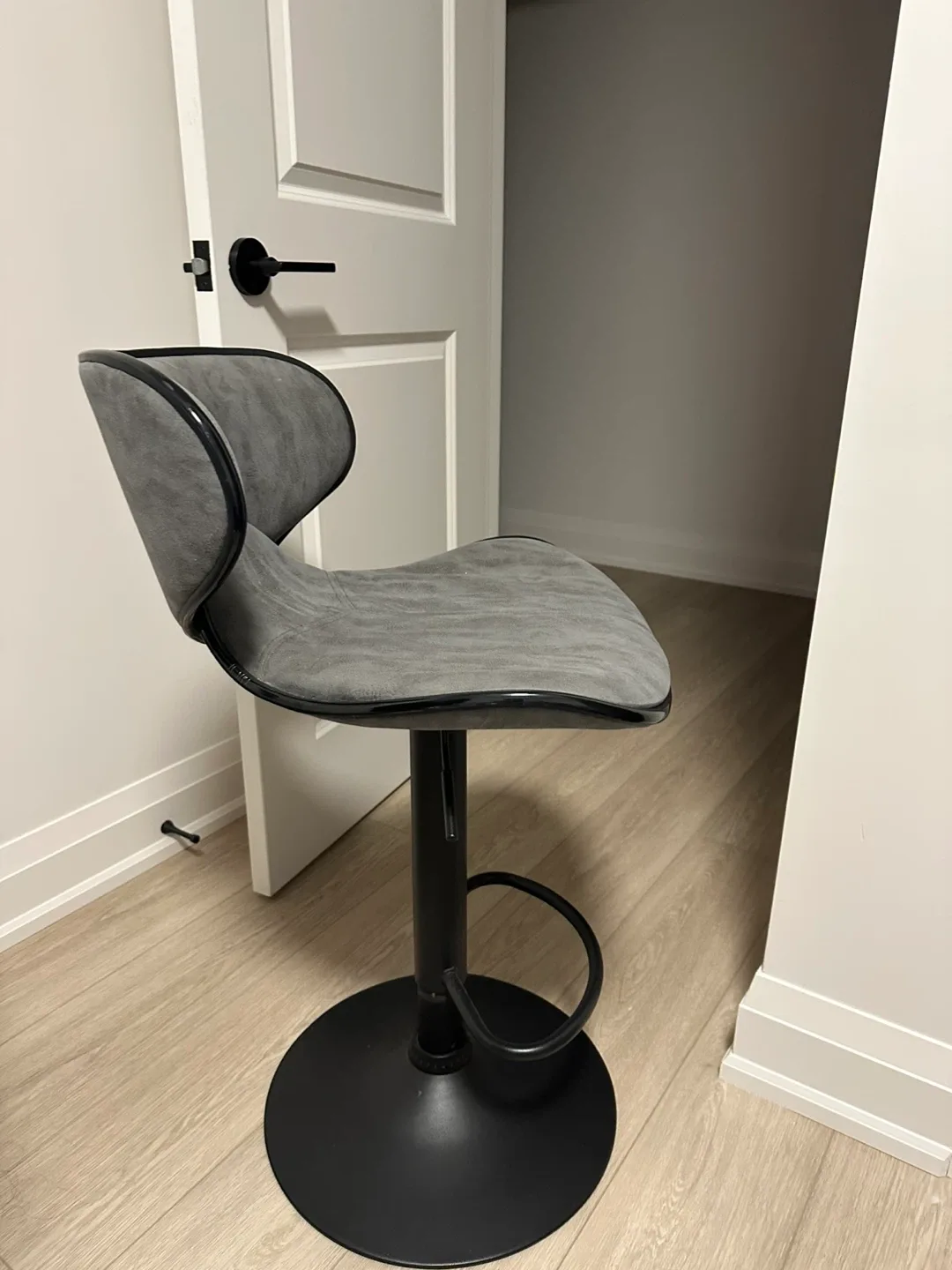 Grey Bar Stool 2 image indicator(2)