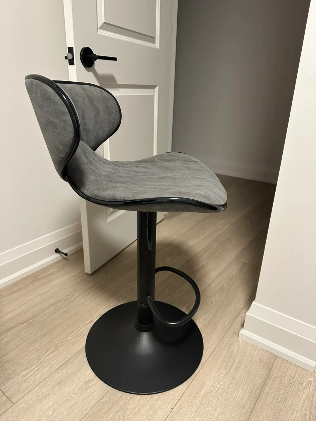 Grey Bar Stool 2 image indicator(3)