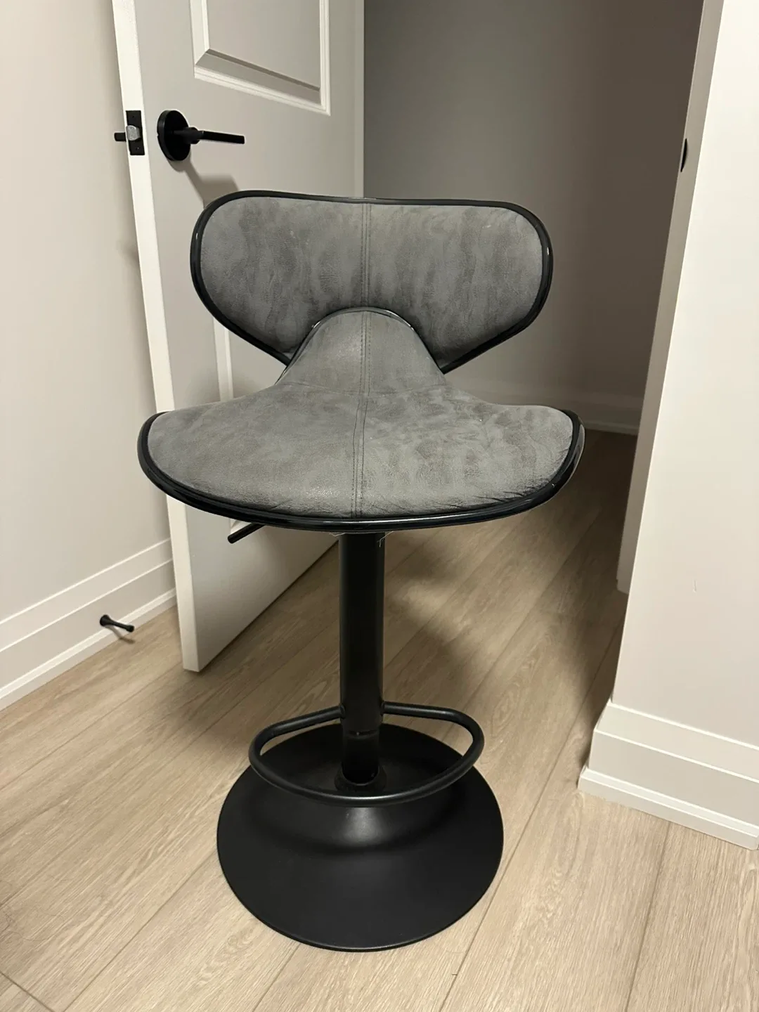 Grey Bar Stool 2 image indicator(5)