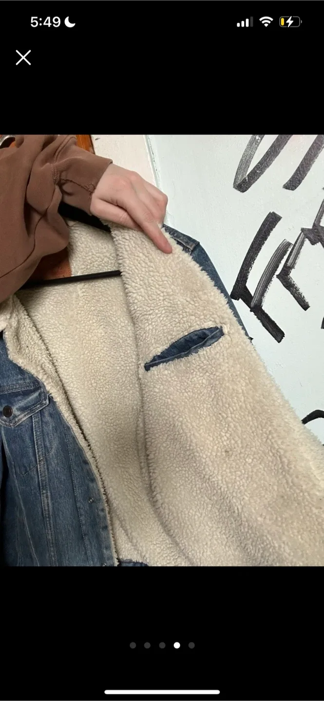 Levi's Sherpa Trucker Jacket - Size S image indicator(4)