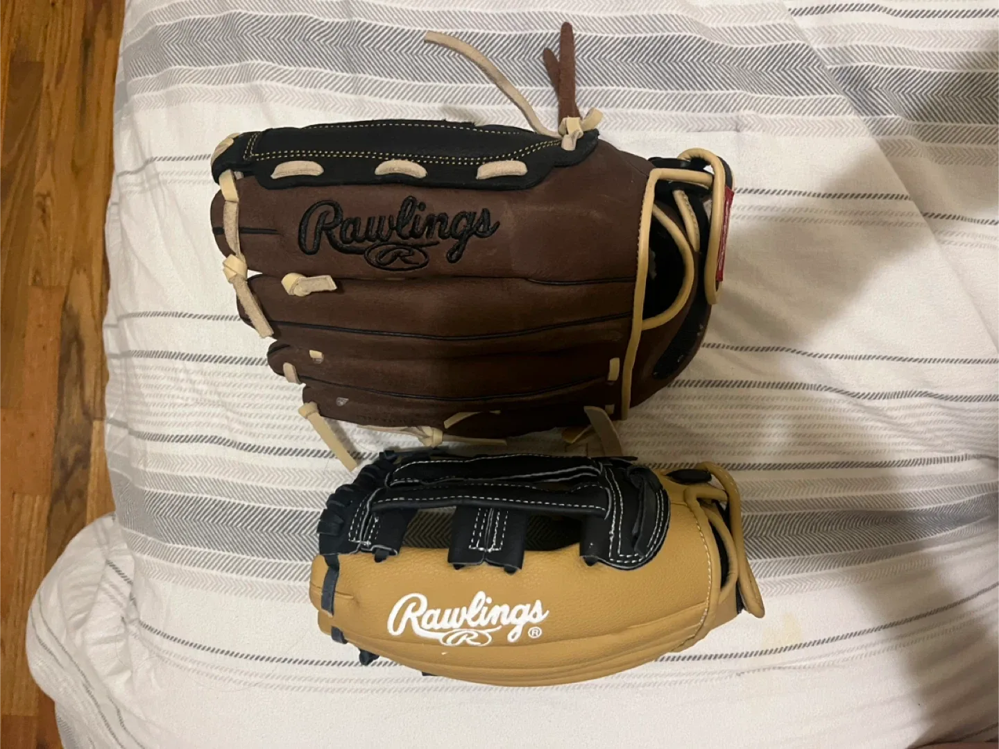 Rawlings Baseball Gloves - The Gold Glove Co. image indicator(2)